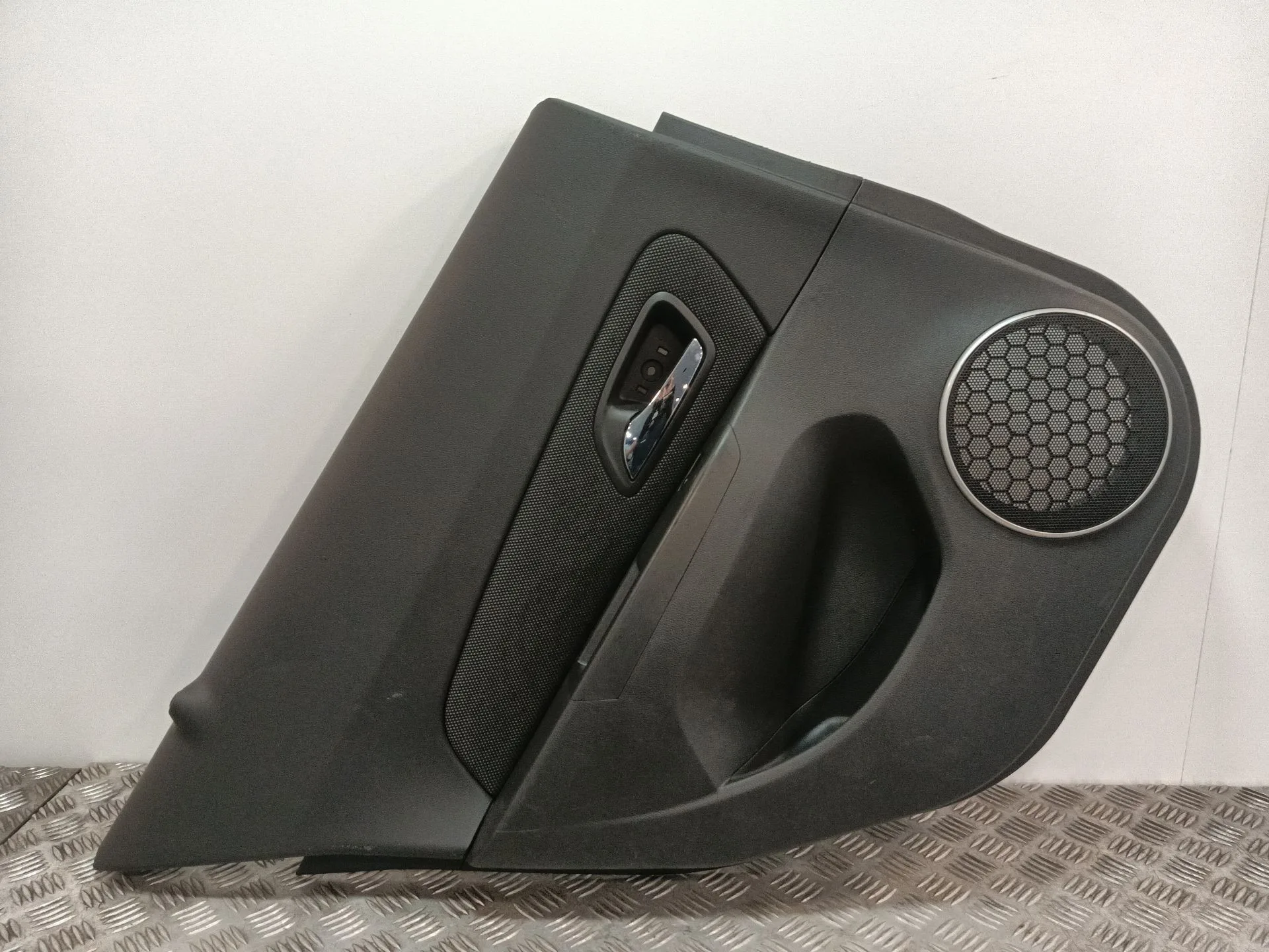 Guarnecido Puerta Trasera Izquierda para Chevrolet Cruze Hatchback (J305)
