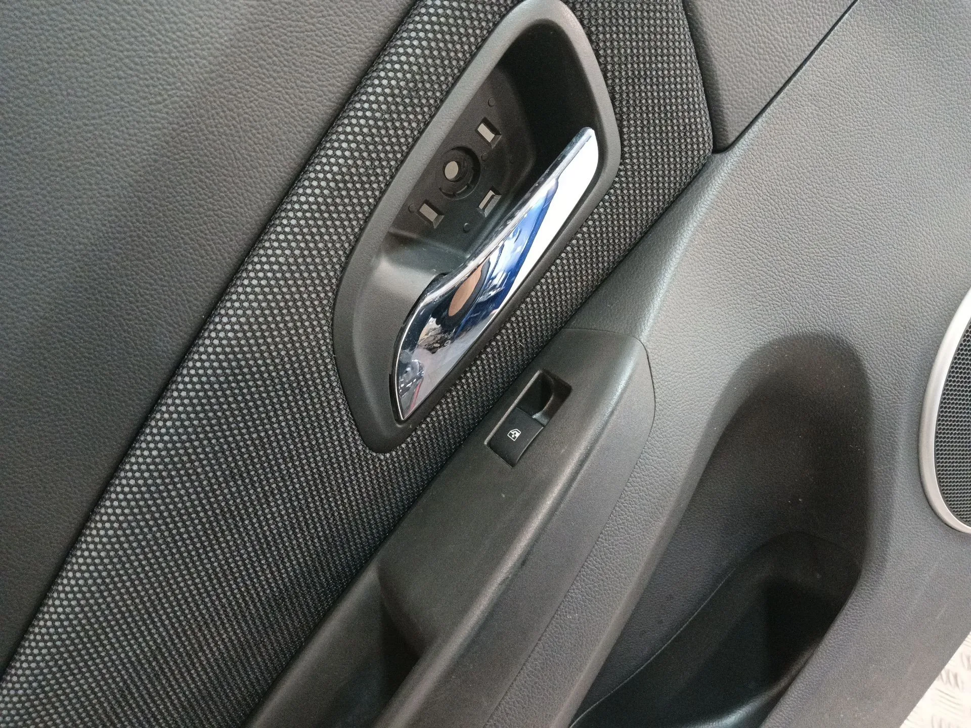 Guarnecido Puerta Trasera Izquierda para Chevrolet Cruze Hatchback (J305)
