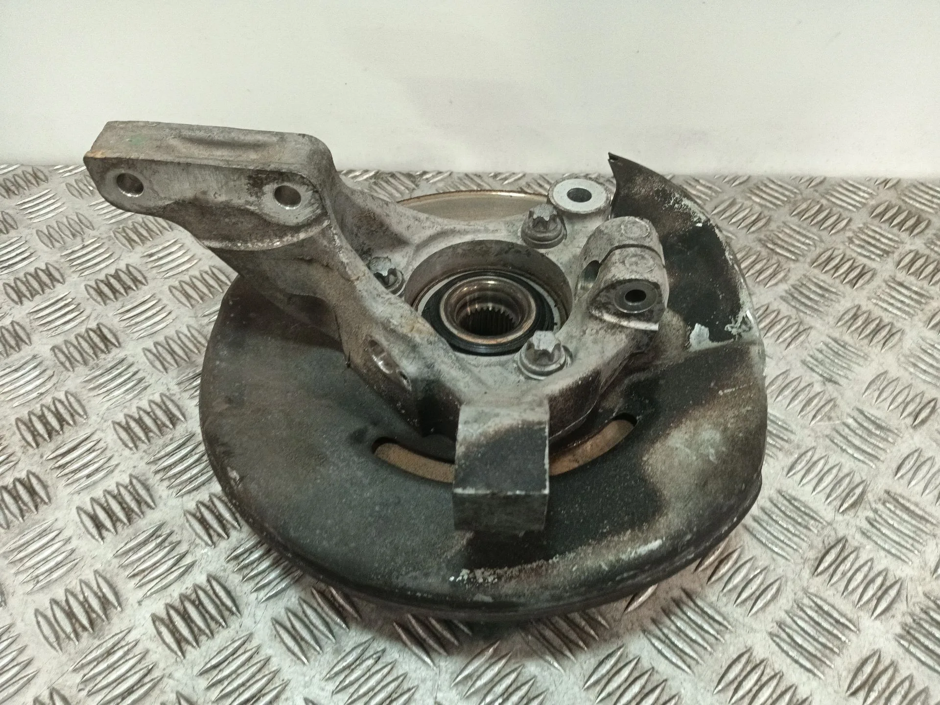 Mangueta Delantera Izquierda para Saab 9-5 (Ys3E)