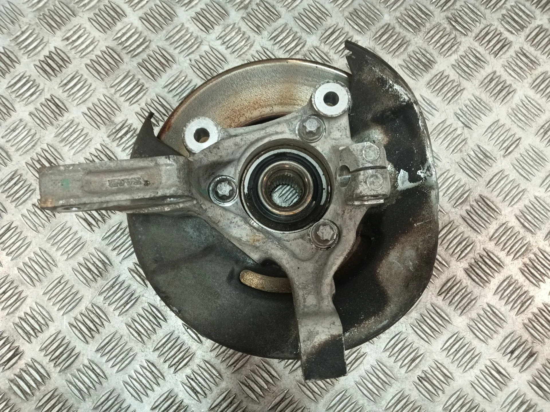 Mangueta Delantera Izquierda para Saab 9-5 (Ys3E)
