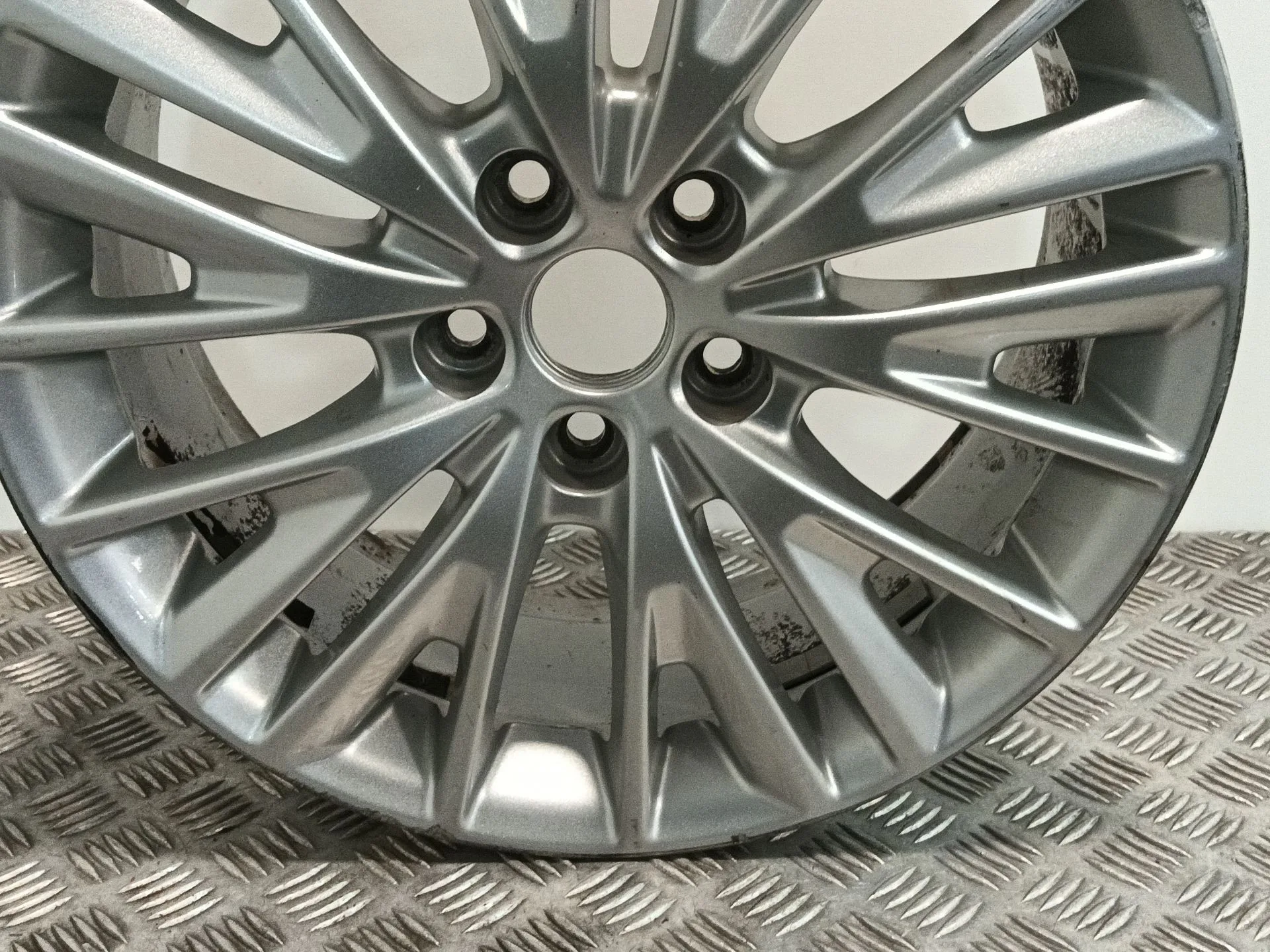 Llanta para Ford Grand C-Max (Dxa/Cb7, Dxa/Ceu)