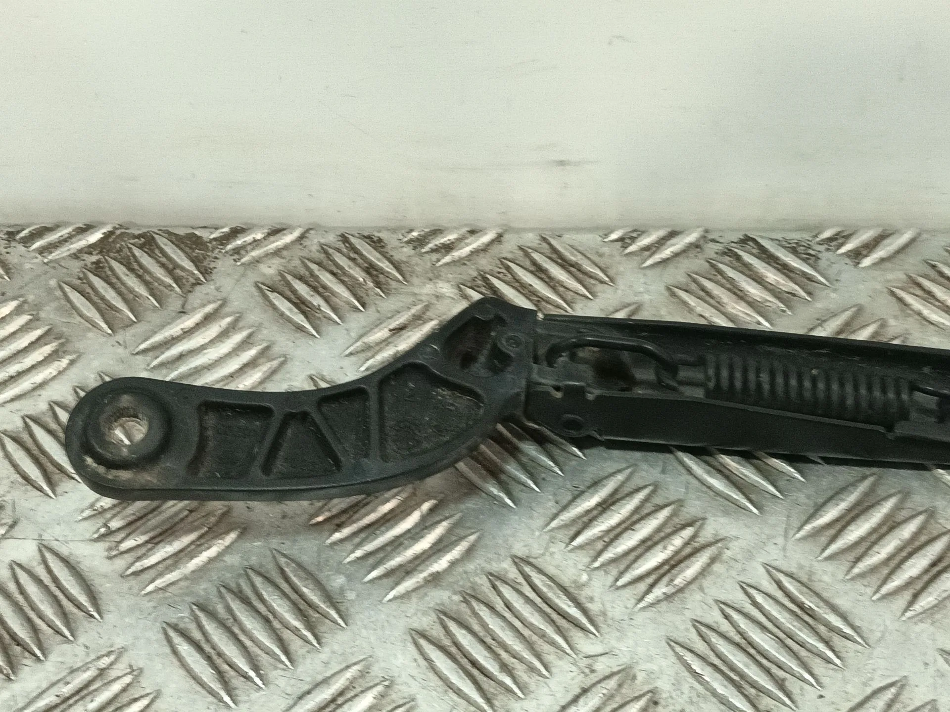 Brazo Limpia Delantero Izquierdo para Audi A6 C5 (4B2, 4B4)
