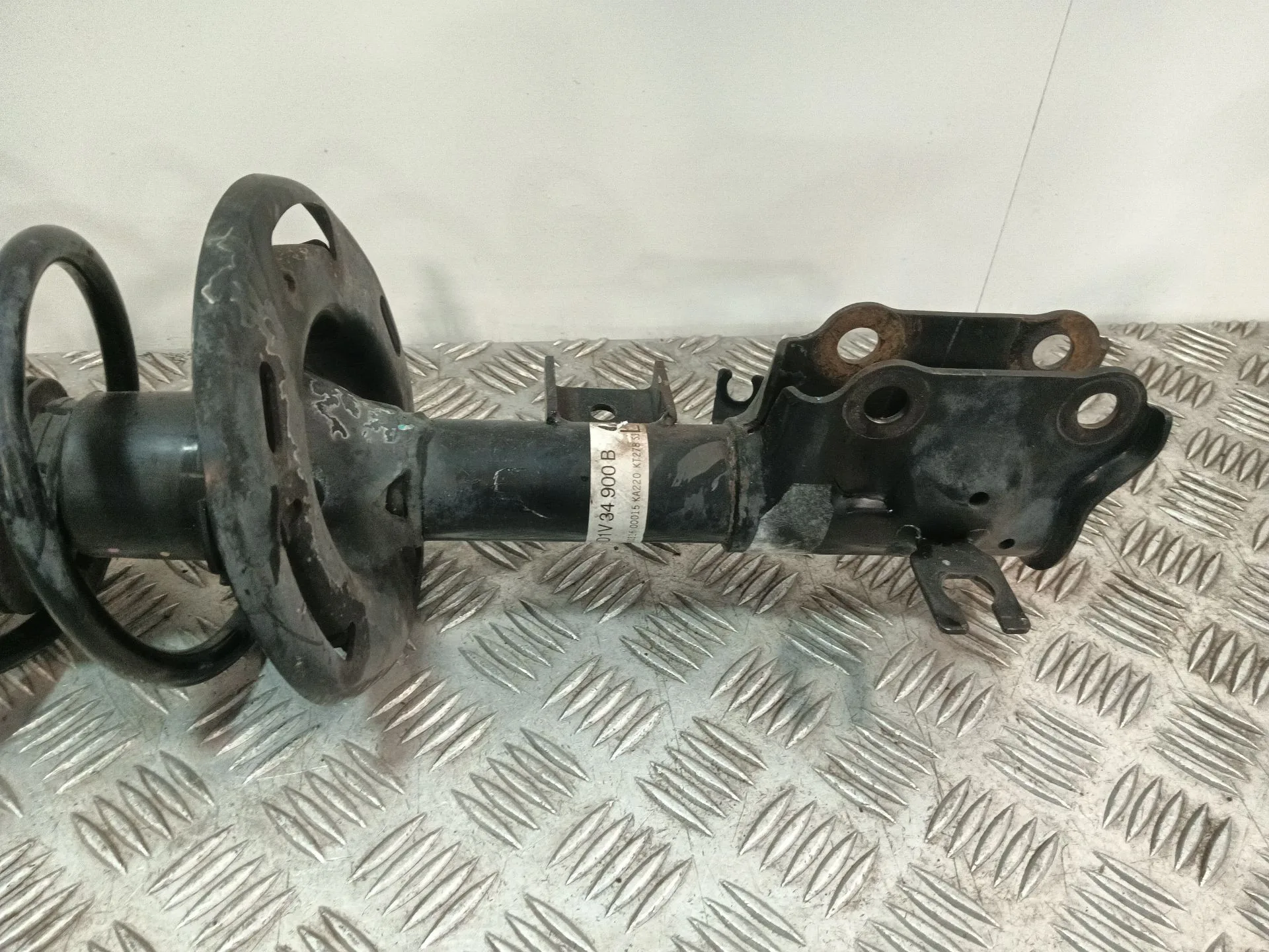 Amortiguador Delantero Izquierdo para Mazda Cx-3 (Dk)