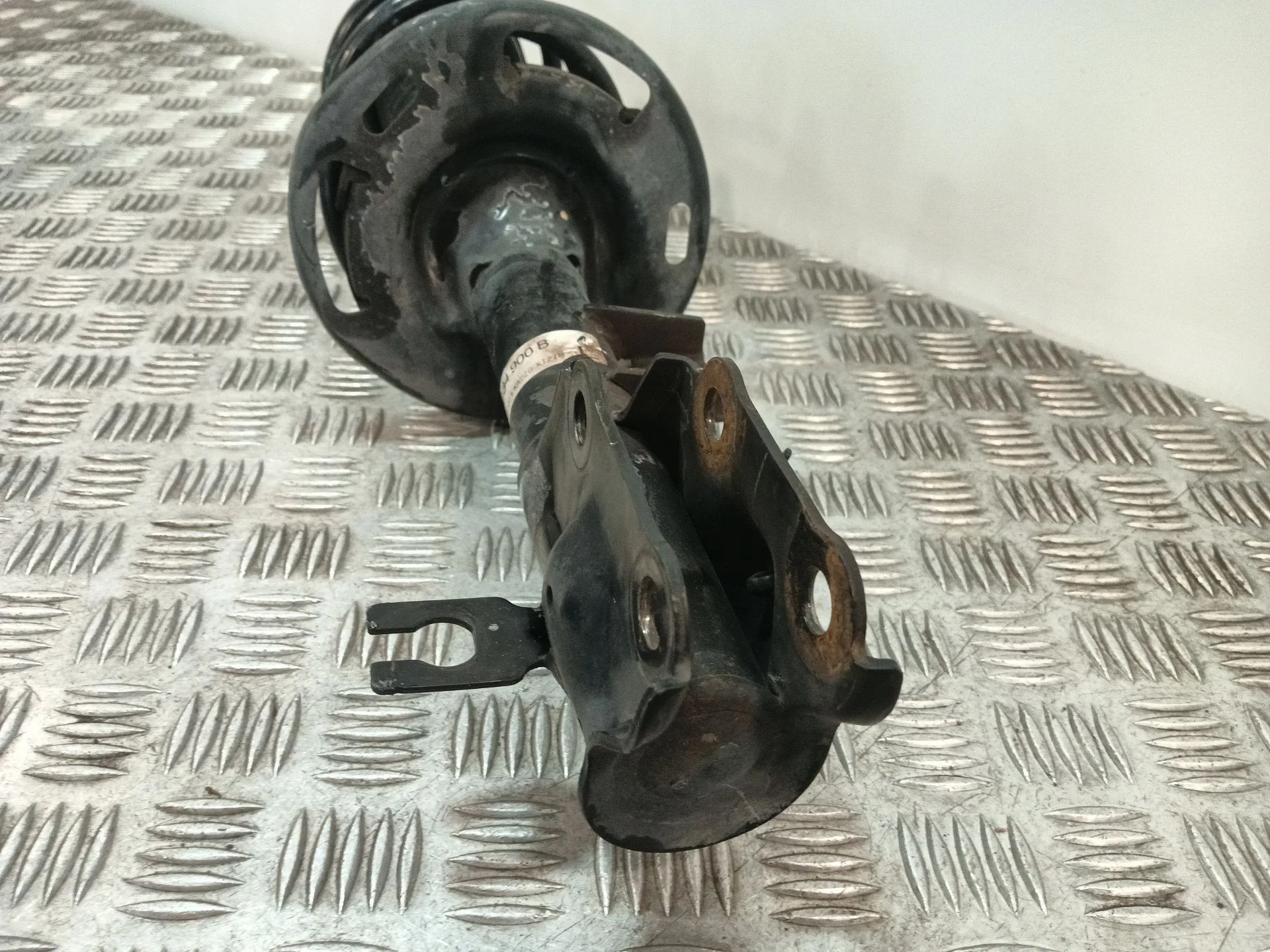 Amortiguador Delantero Izquierdo para Mazda Cx-3 (Dk)