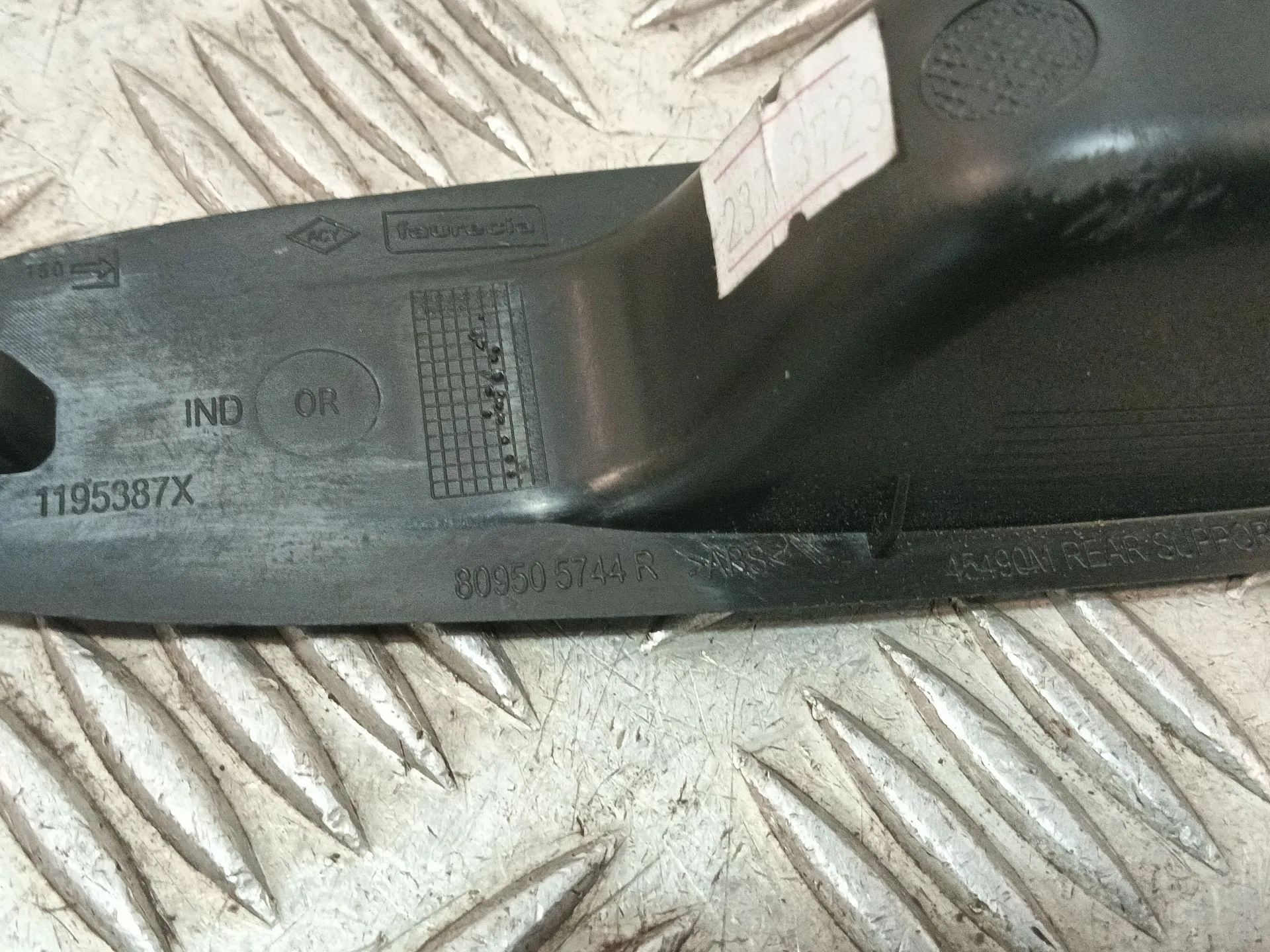 Plastico Varios para Mazda Cx-3 (Dk)