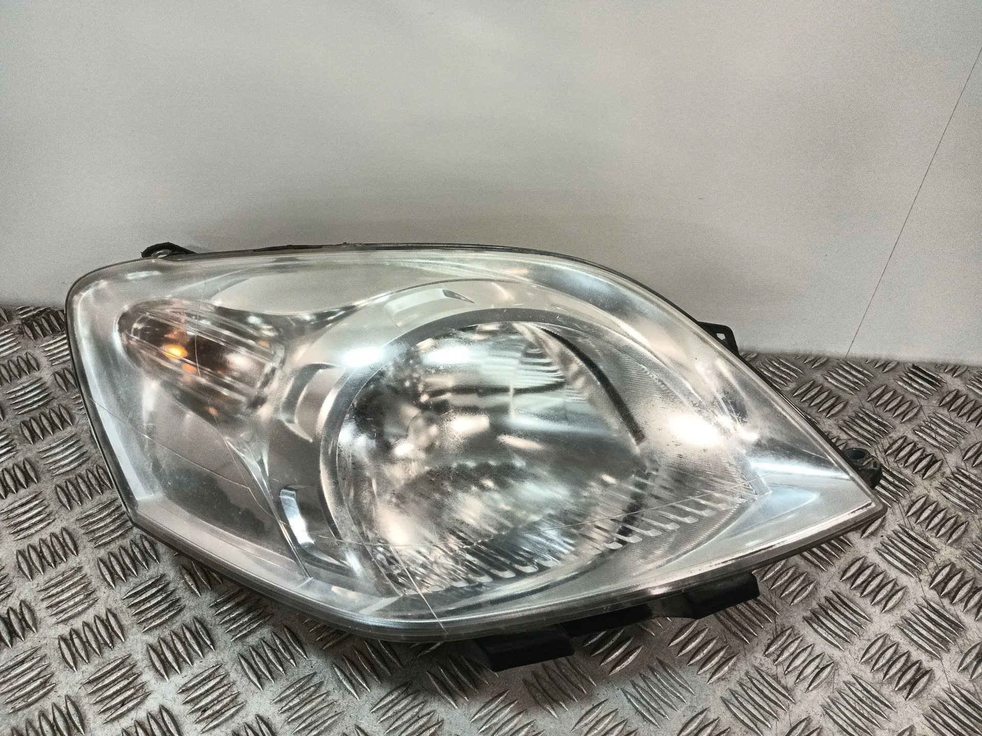 Faro Derecho para Fiat Fiorino Furgoneta/Monovolumen (225_)