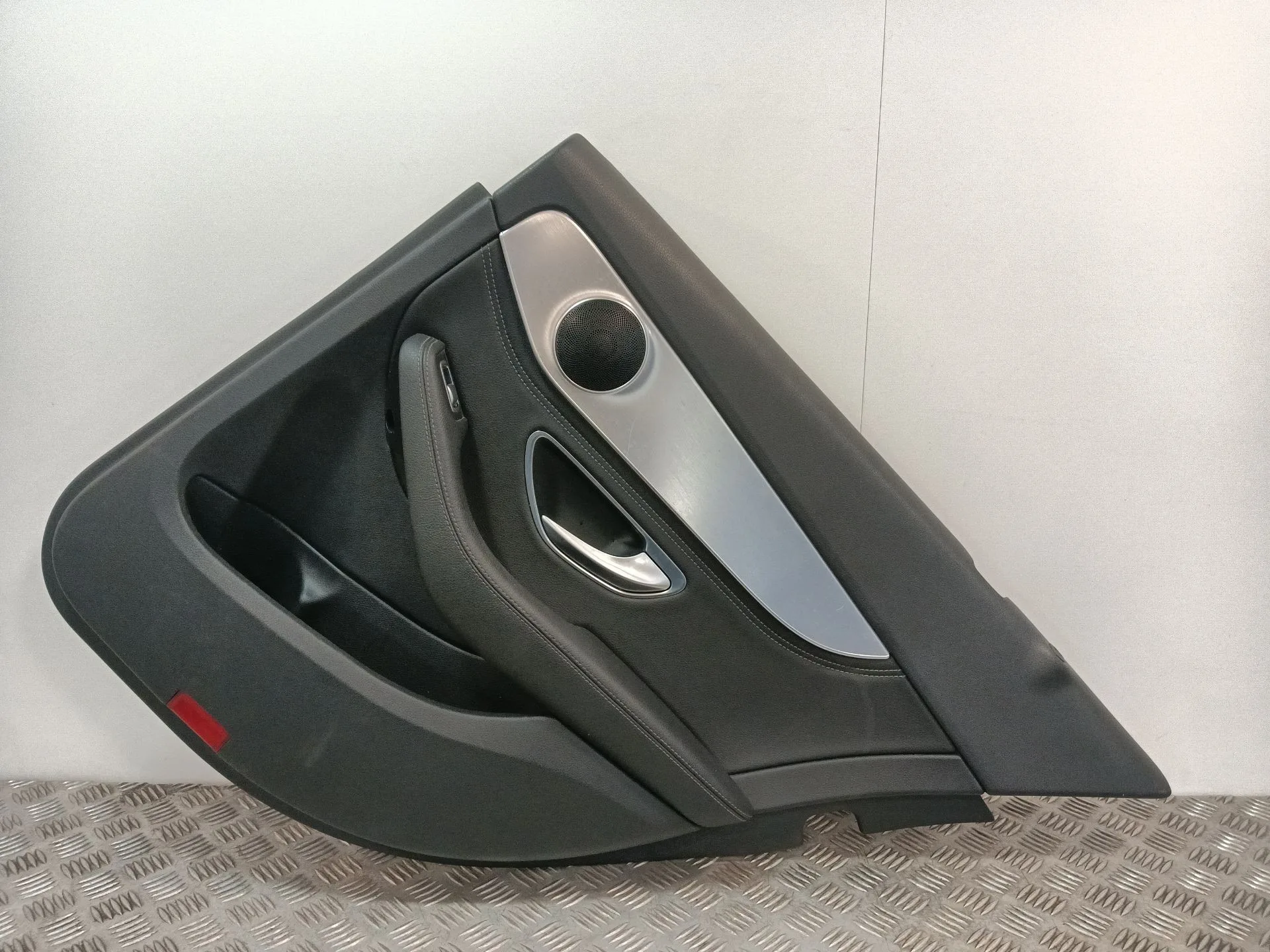 Guarnecido Puerta Trasera Derecha para Mercedes-Benz Clase C (W205)