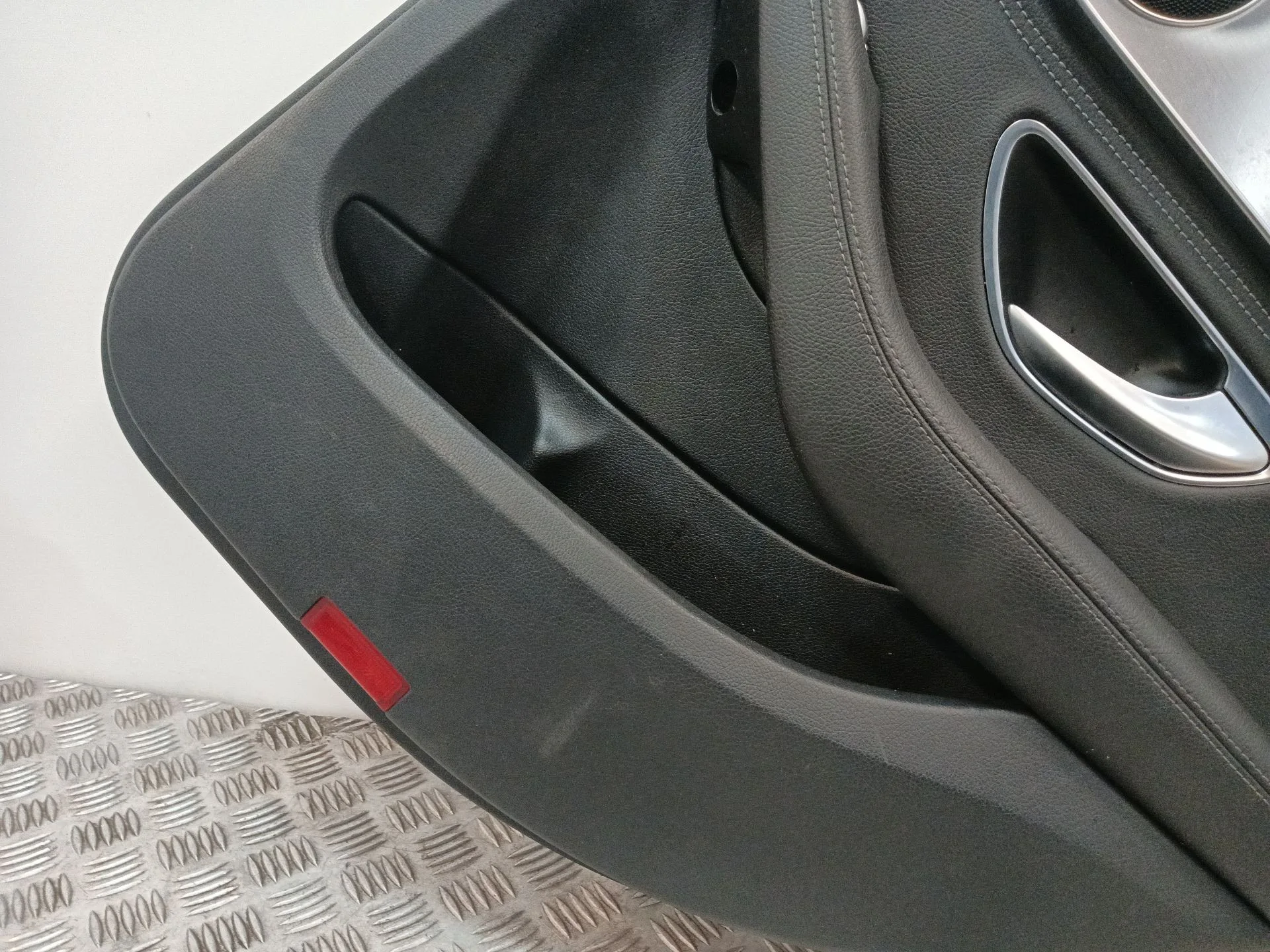 Guarnecido Puerta Trasera Derecha para Mercedes-Benz Clase C (W205)