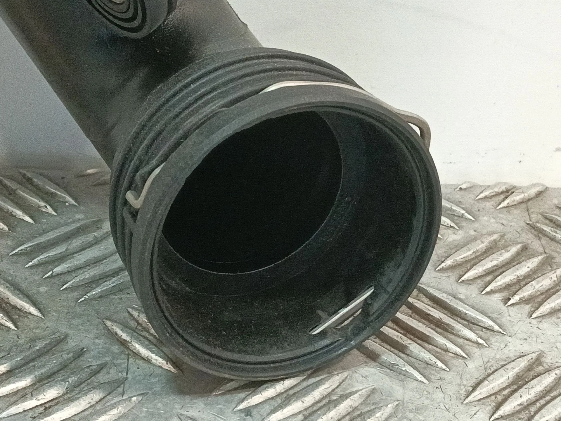 Tubo Intercooler para Volkswagen Golf V (1K1)