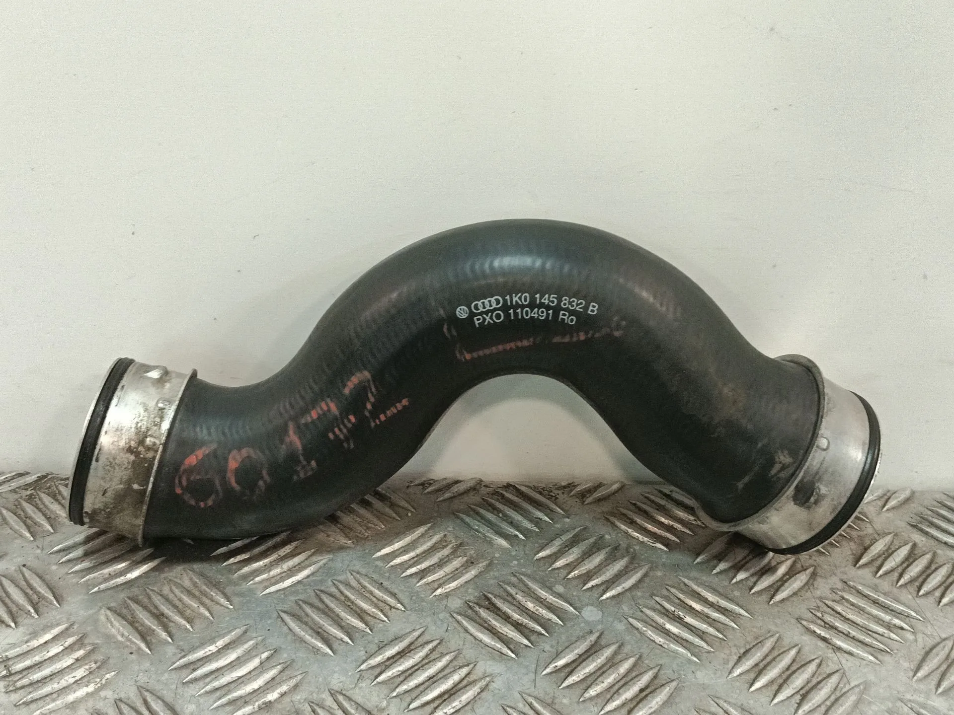 Tubo para Volkswagen Golf V (1K1)