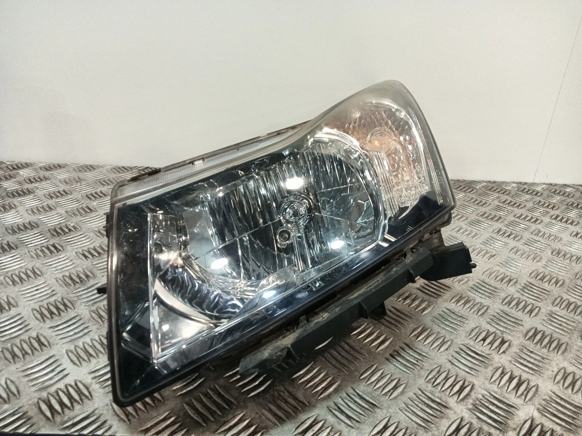 Faro Izquierdo para Chevrolet Cruze (J300)