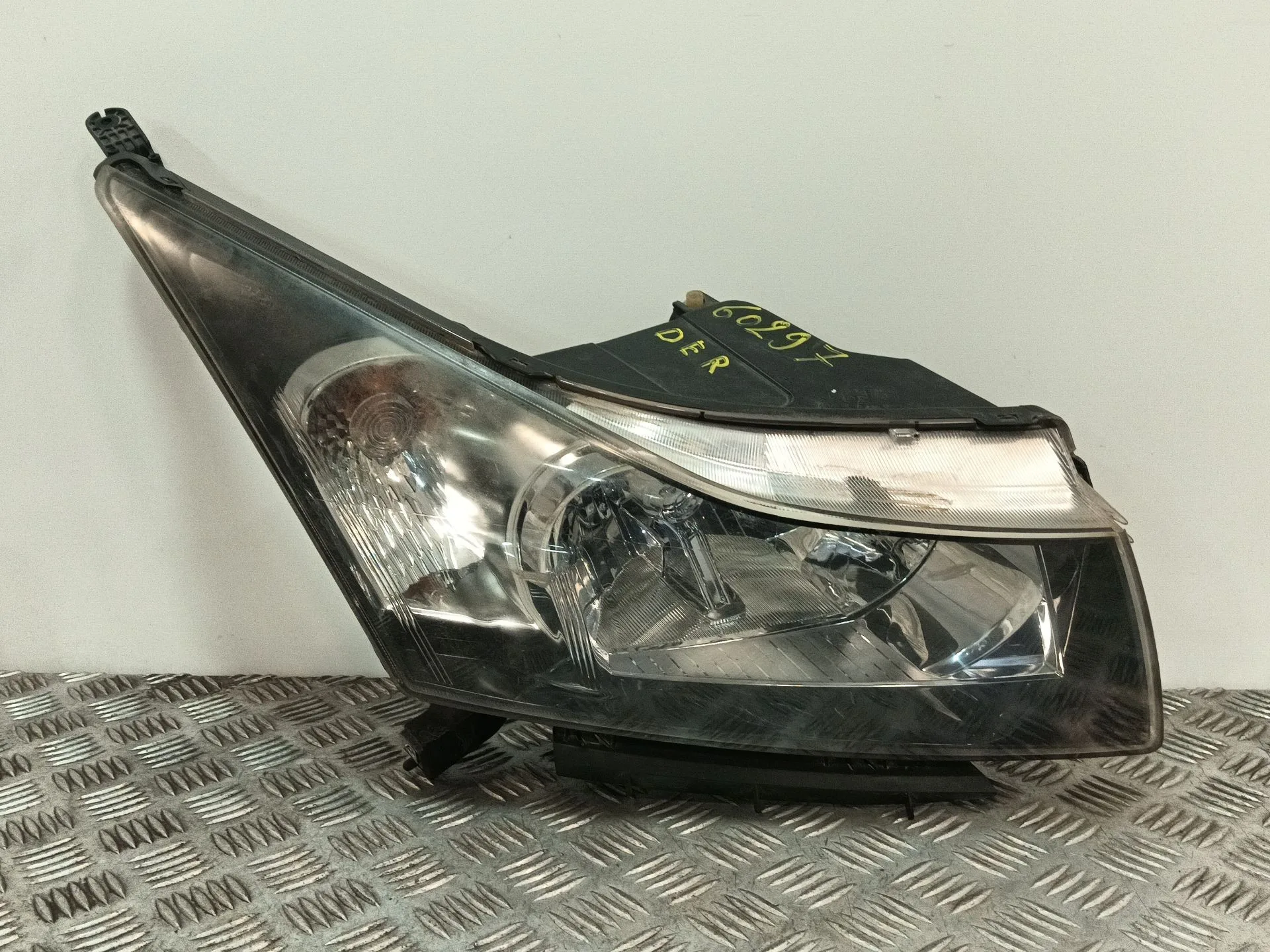 Faro Derecho para Chevrolet Cruze (J300)