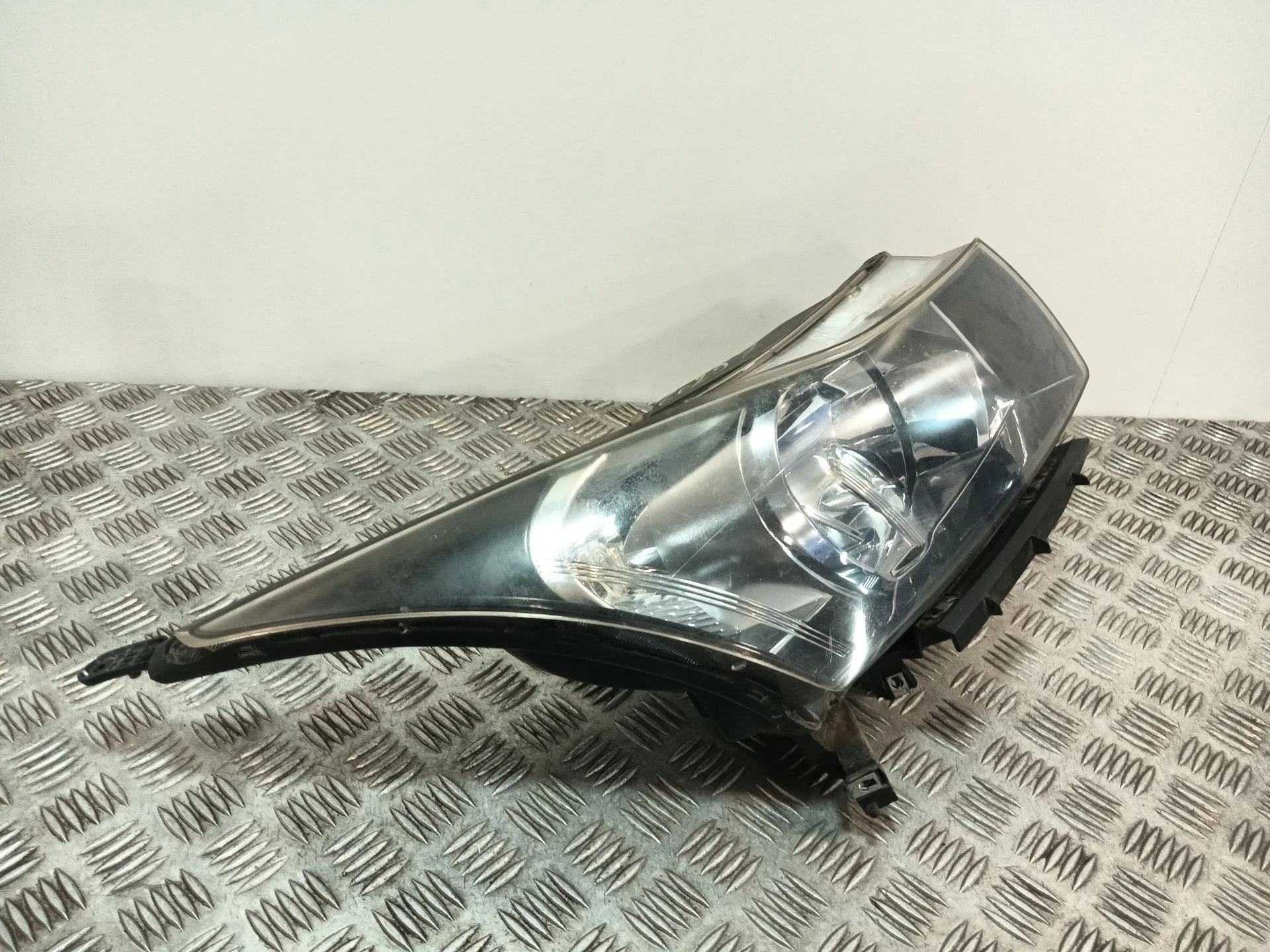 Faro Derecho para Chevrolet Cruze (J300)