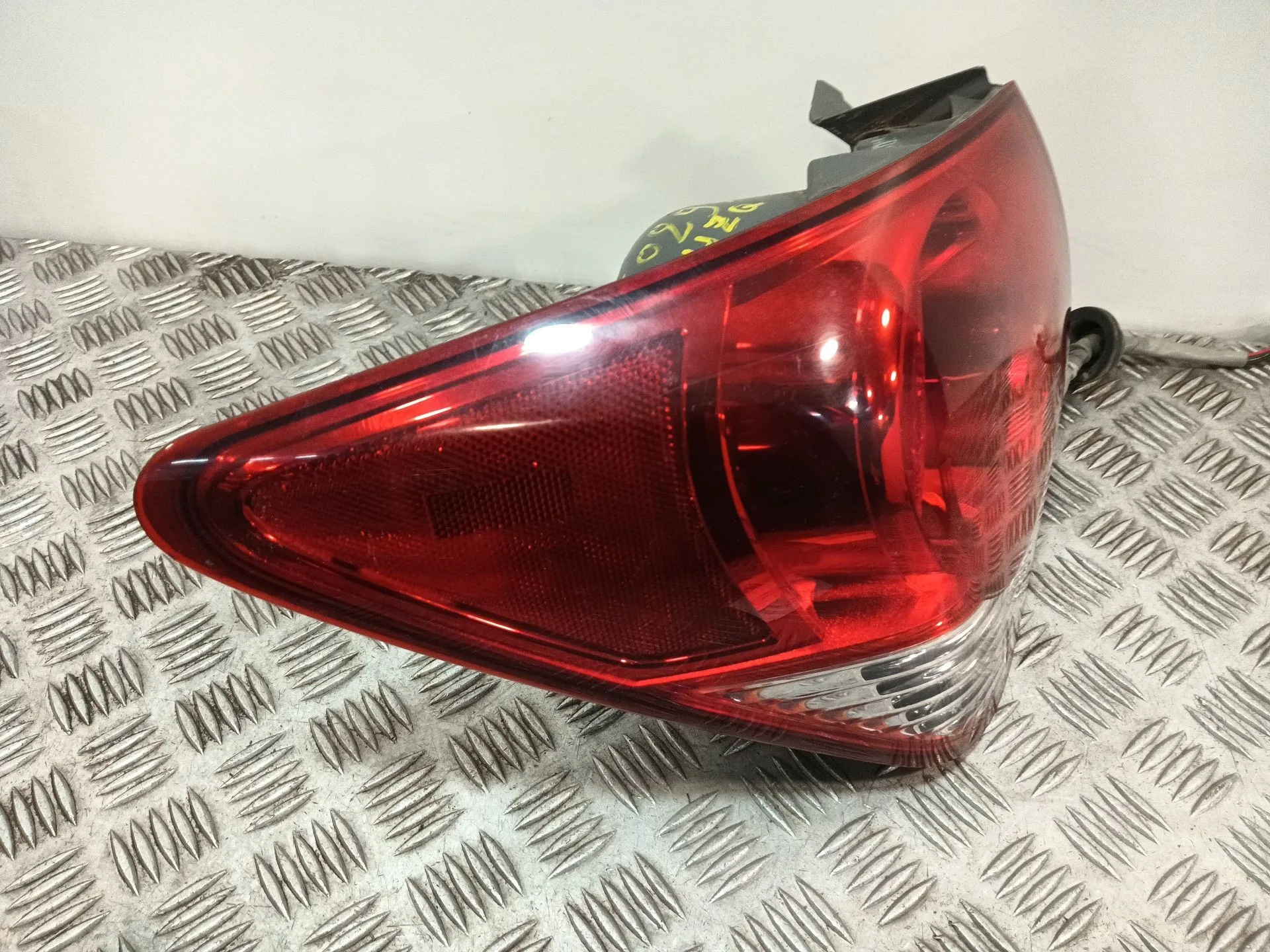Piloto Trasero Izquierdo para Chevrolet Cruze (J300)