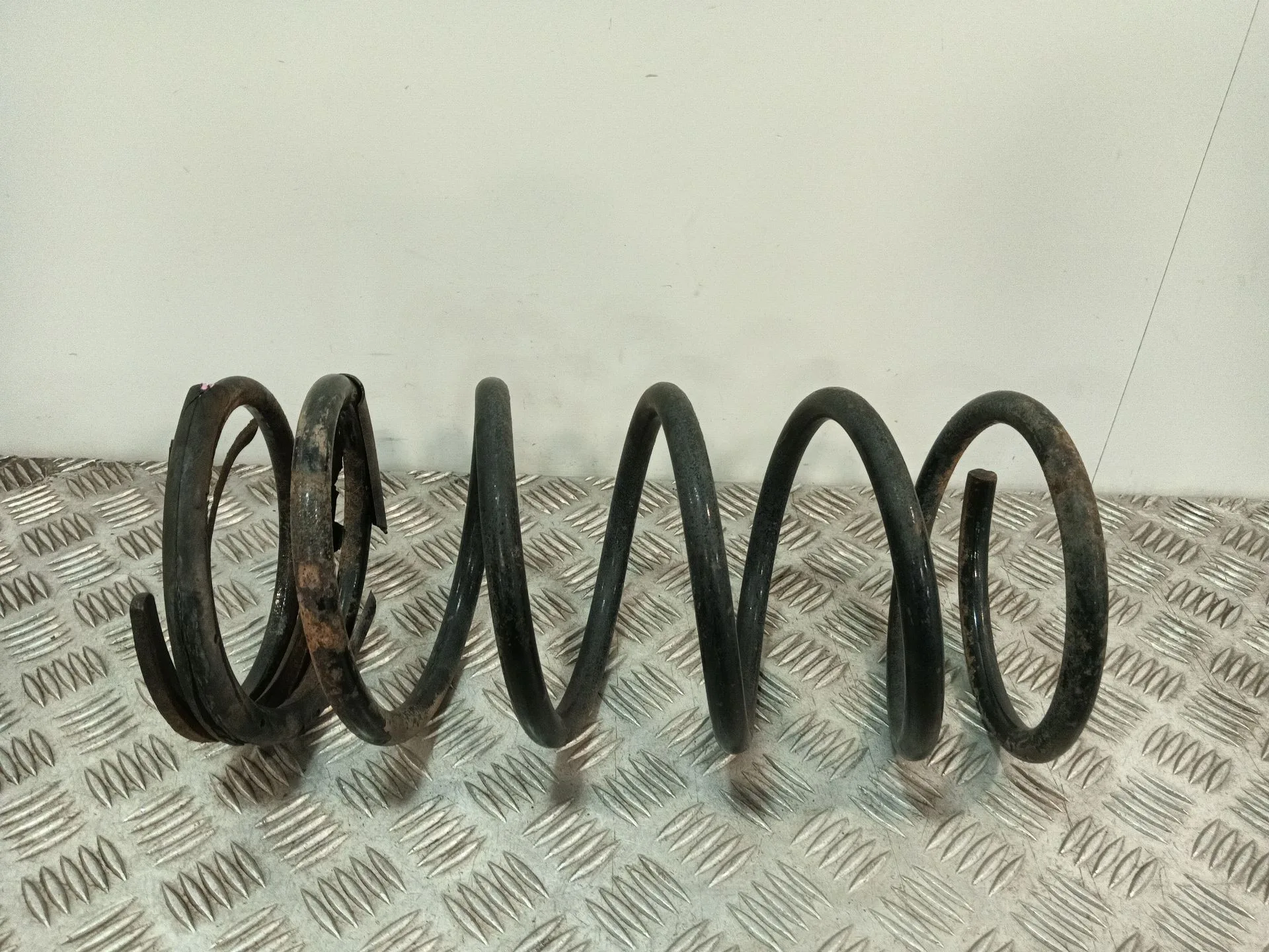 Muelle Trasero Izquierdo para Mitsubishi Montero (V3_W, V2_W, V4_W, V5_W)