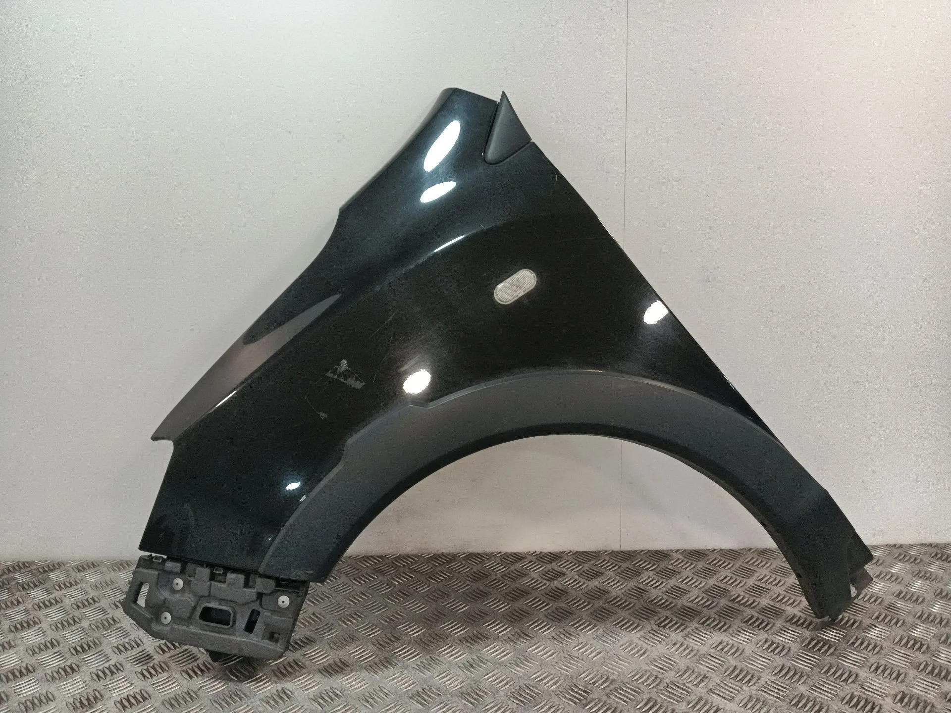 Aleta Delantera Izquierda para Dacia Lodgy