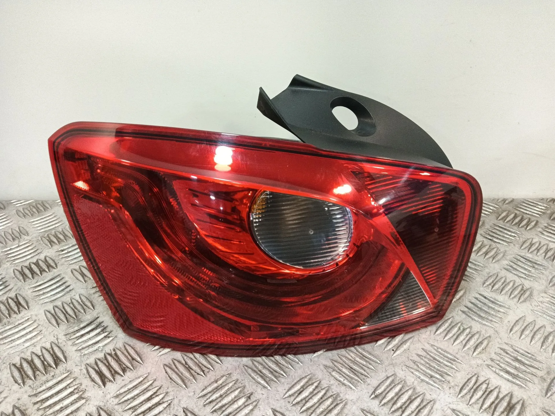 Piloto Trasero Izquierdo para Seat Ibiza Iv (6J5, 6P1)
