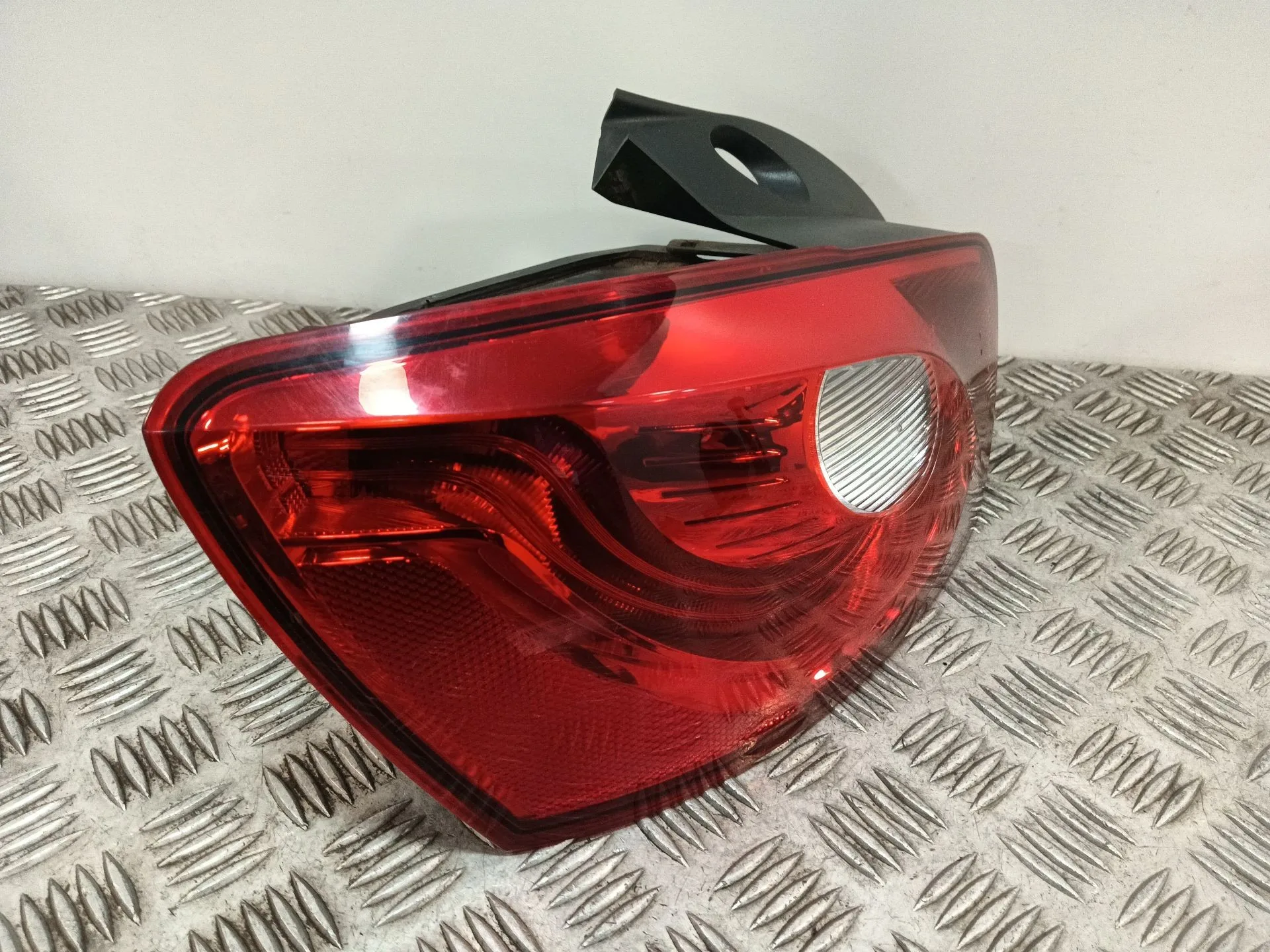 Piloto Trasero Izquierdo para Seat Ibiza Iv (6J5, 6P1)