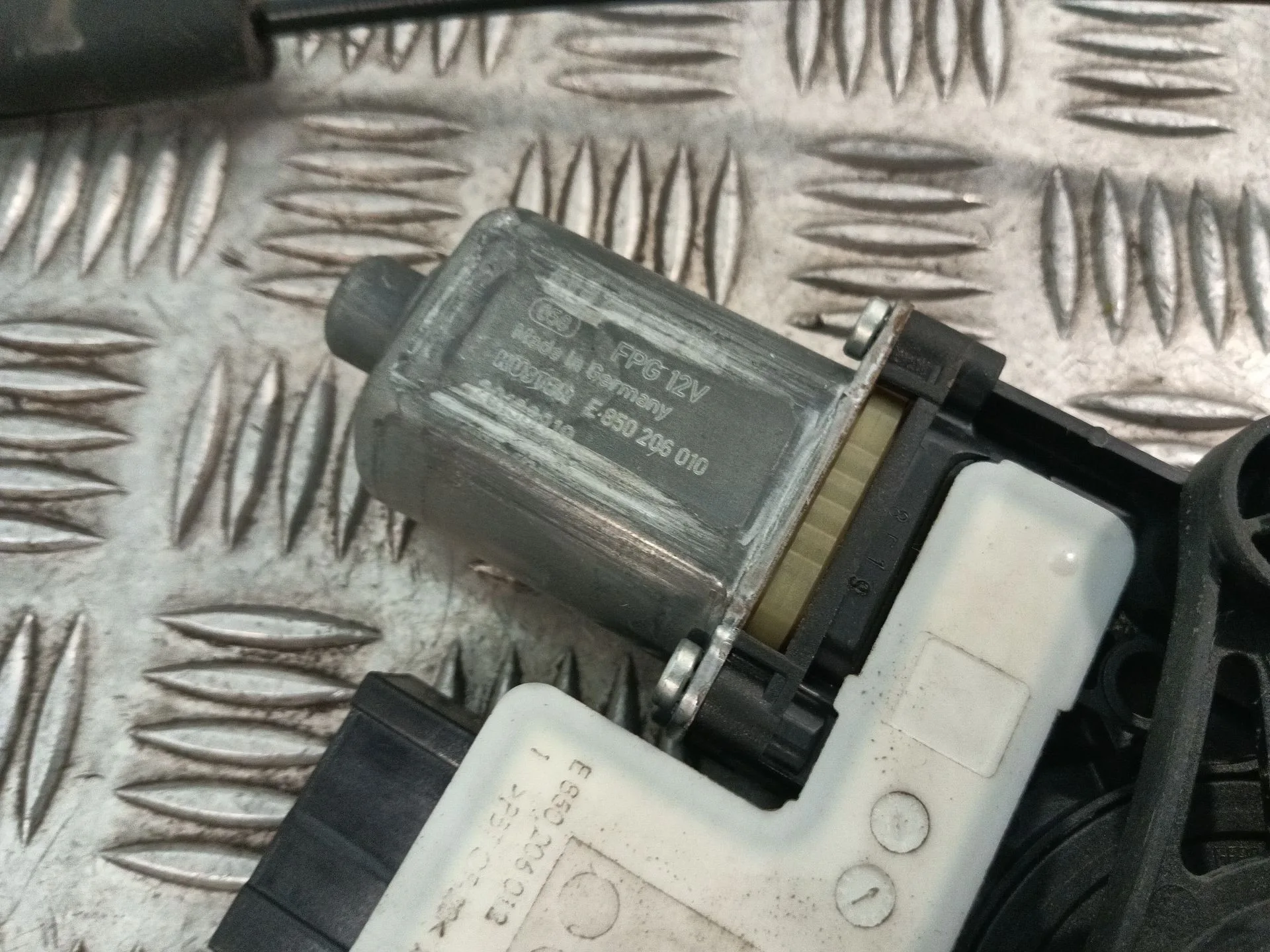 Elevalunas Delantero Izquierdo para Skoda Fabia Iii (Nj3)