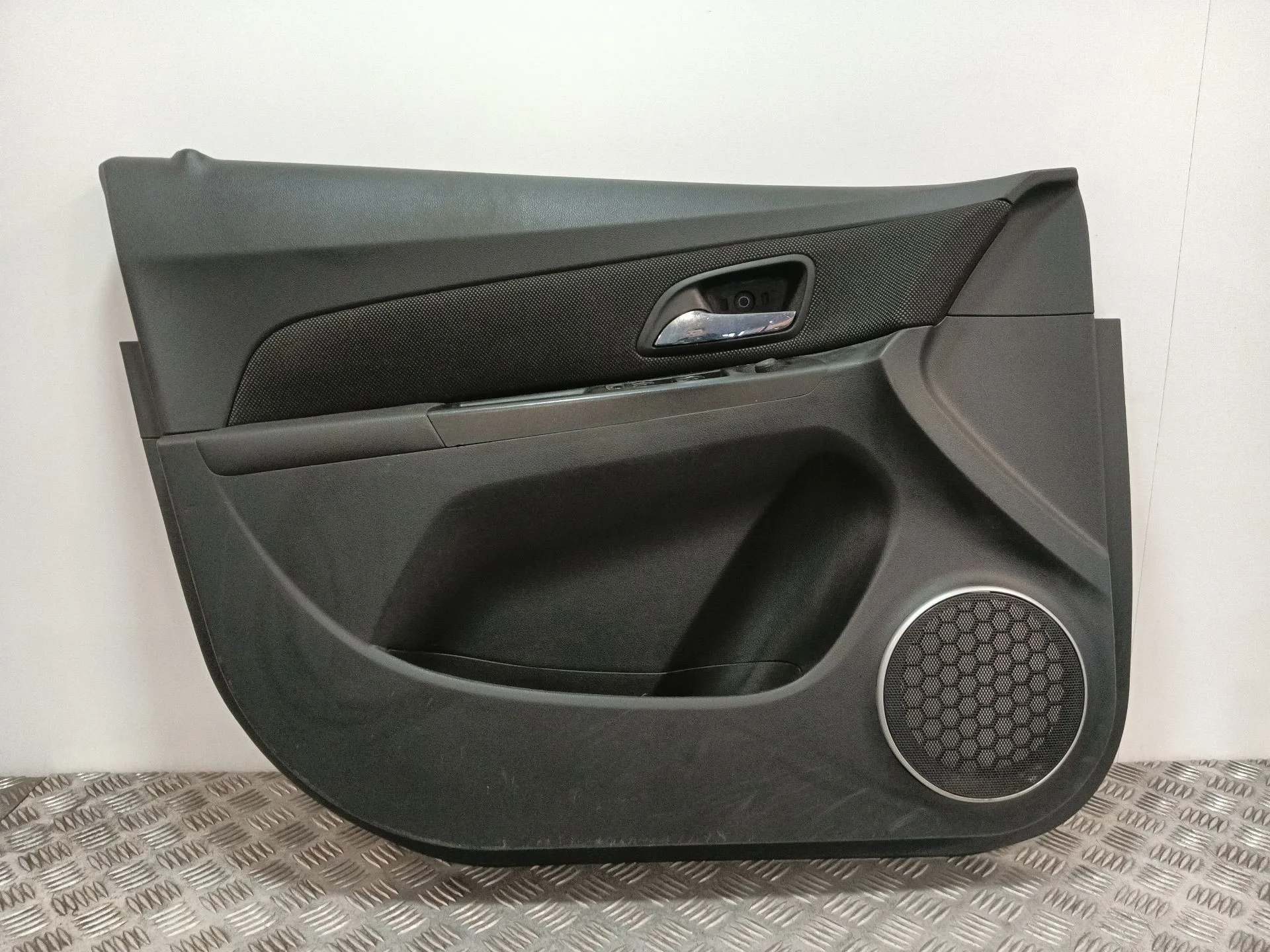 Guarnecido Puerta Delantera Izquierda para Chevrolet Cruze Hatchback (J305)