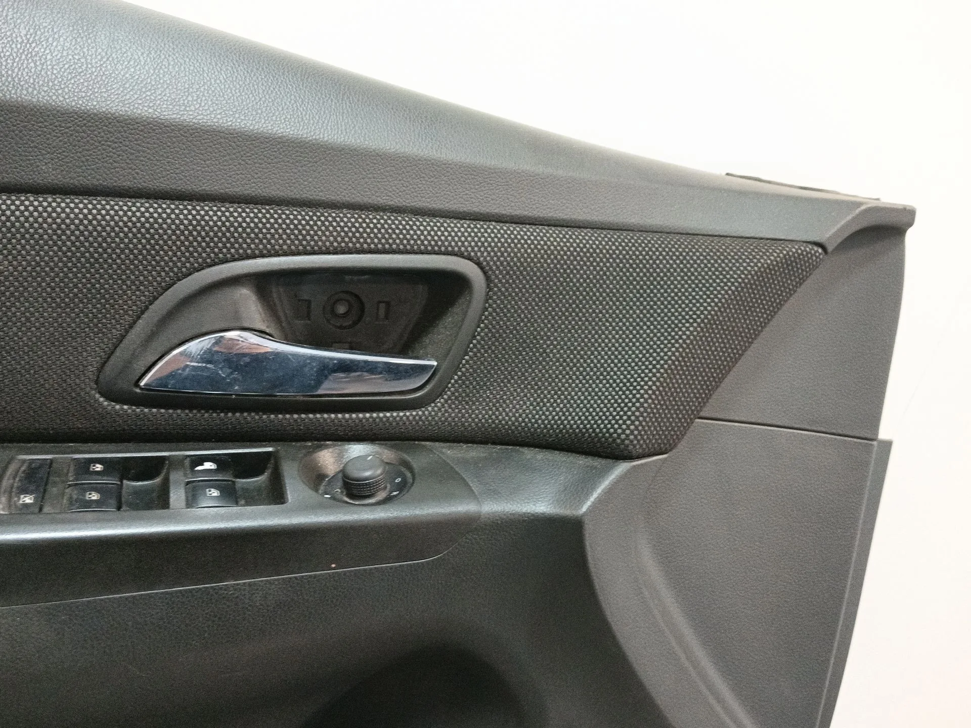 Guarnecido Puerta Delantera Izquierda para Chevrolet Cruze Hatchback (J305)