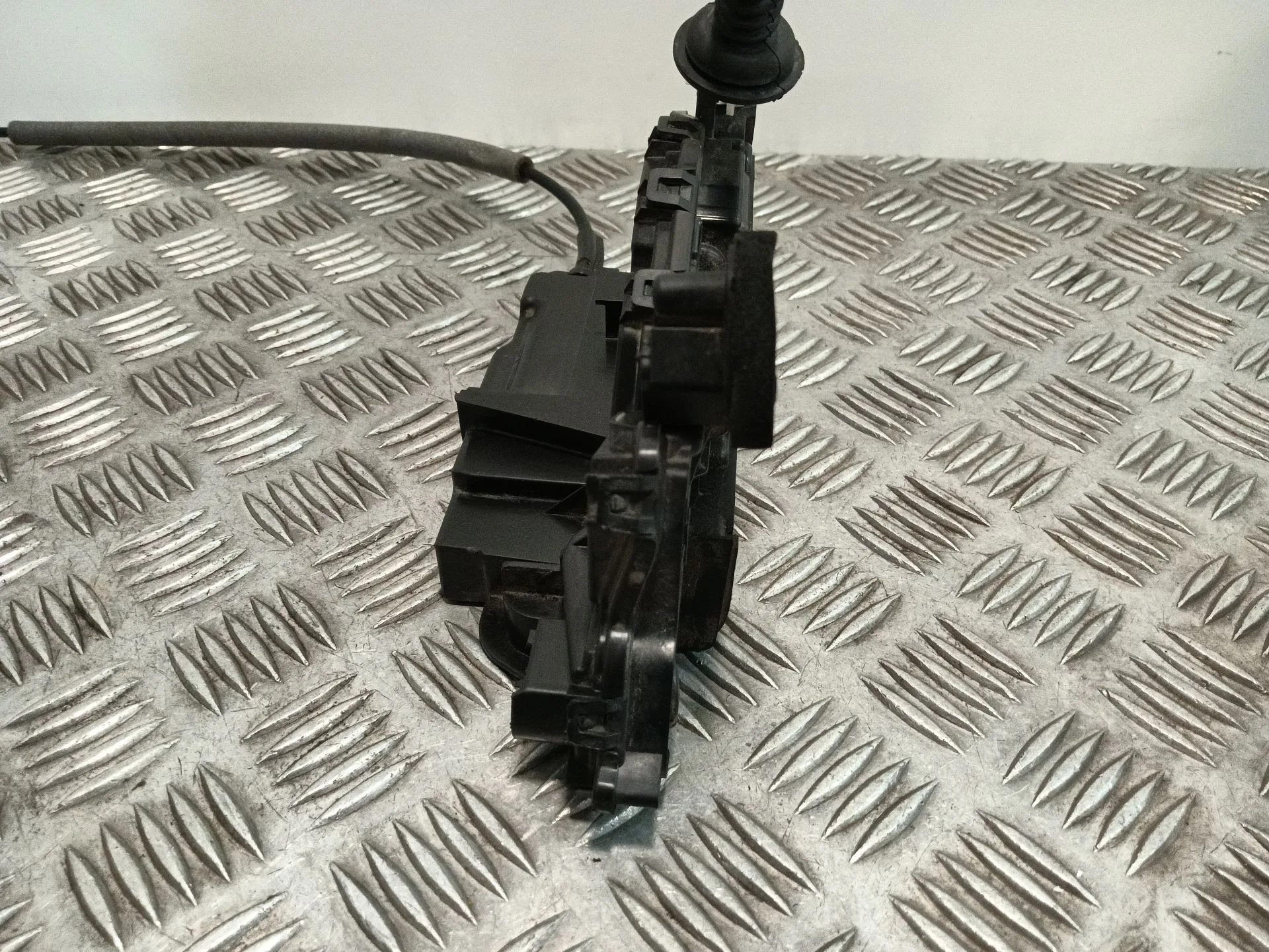 Cerradura Puerta Delantera Izquierda para Skoda Fabia Iii (Nj3)