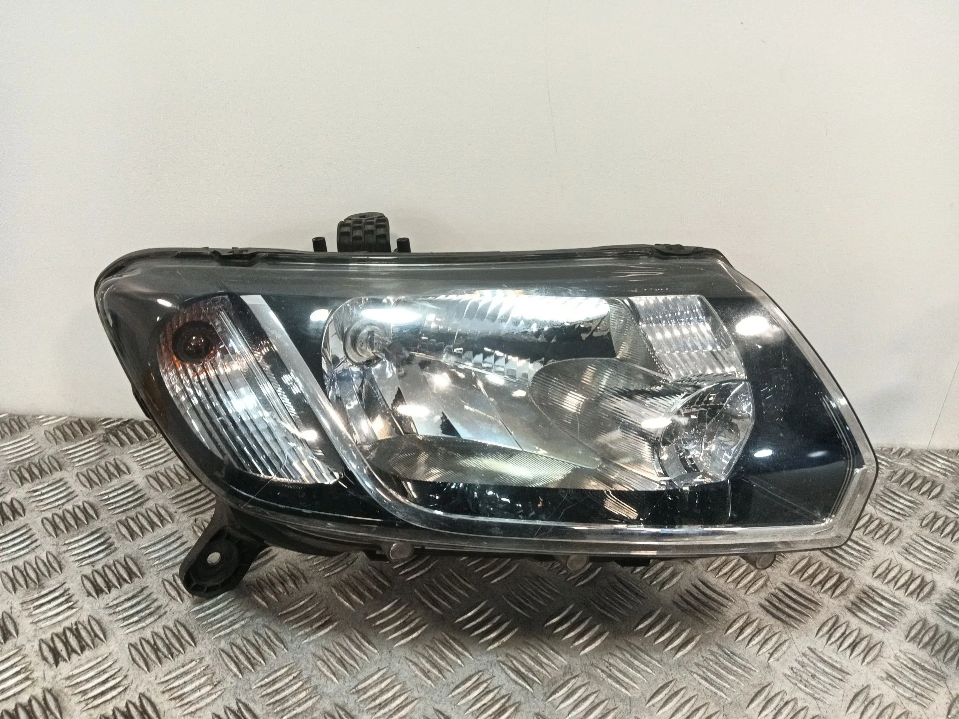 Faro Derecho para Dacia Sandero Ii (B8_)