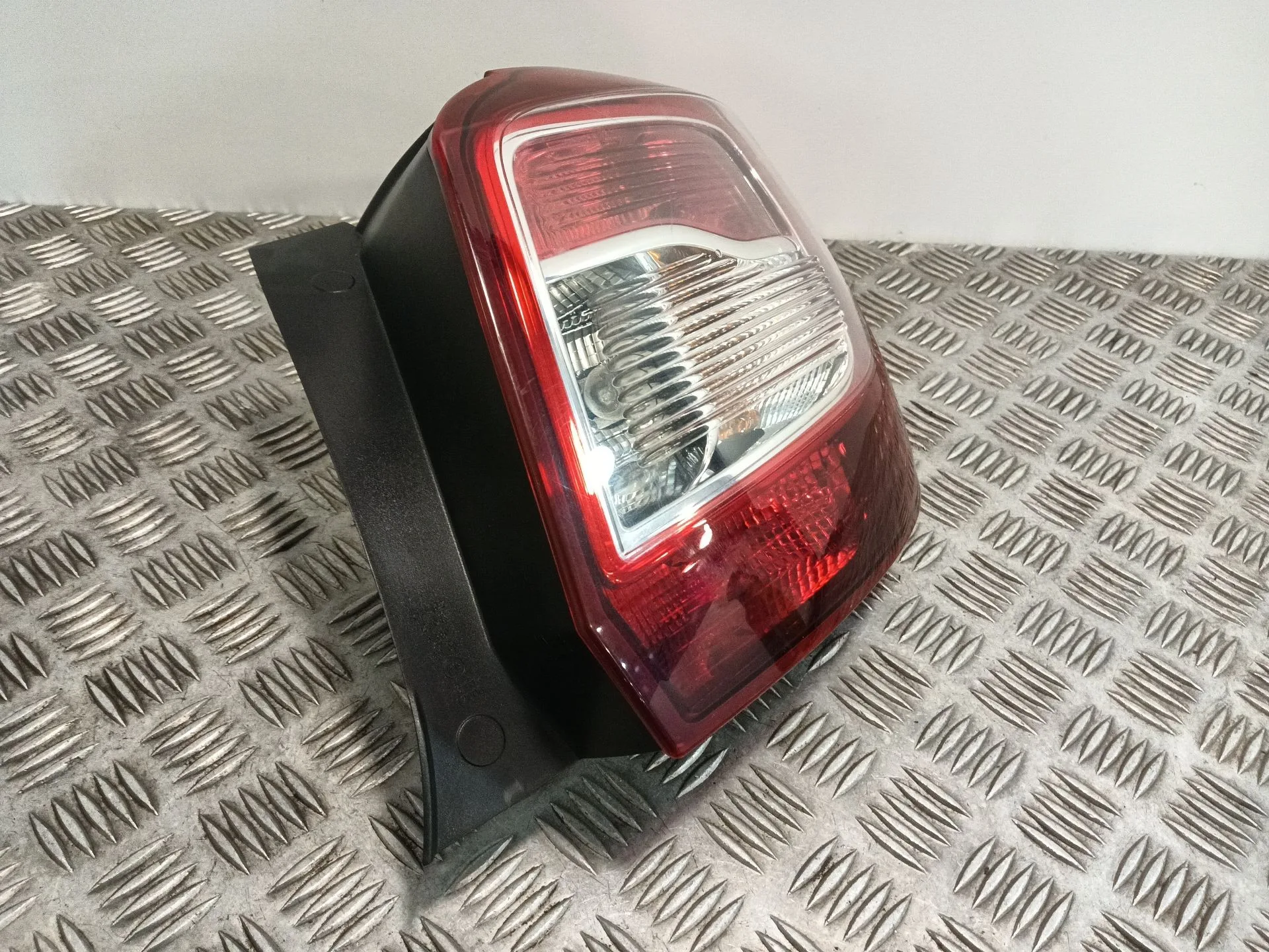 Piloto Trasero Derecho para Dacia Sandero Ii (B8_)