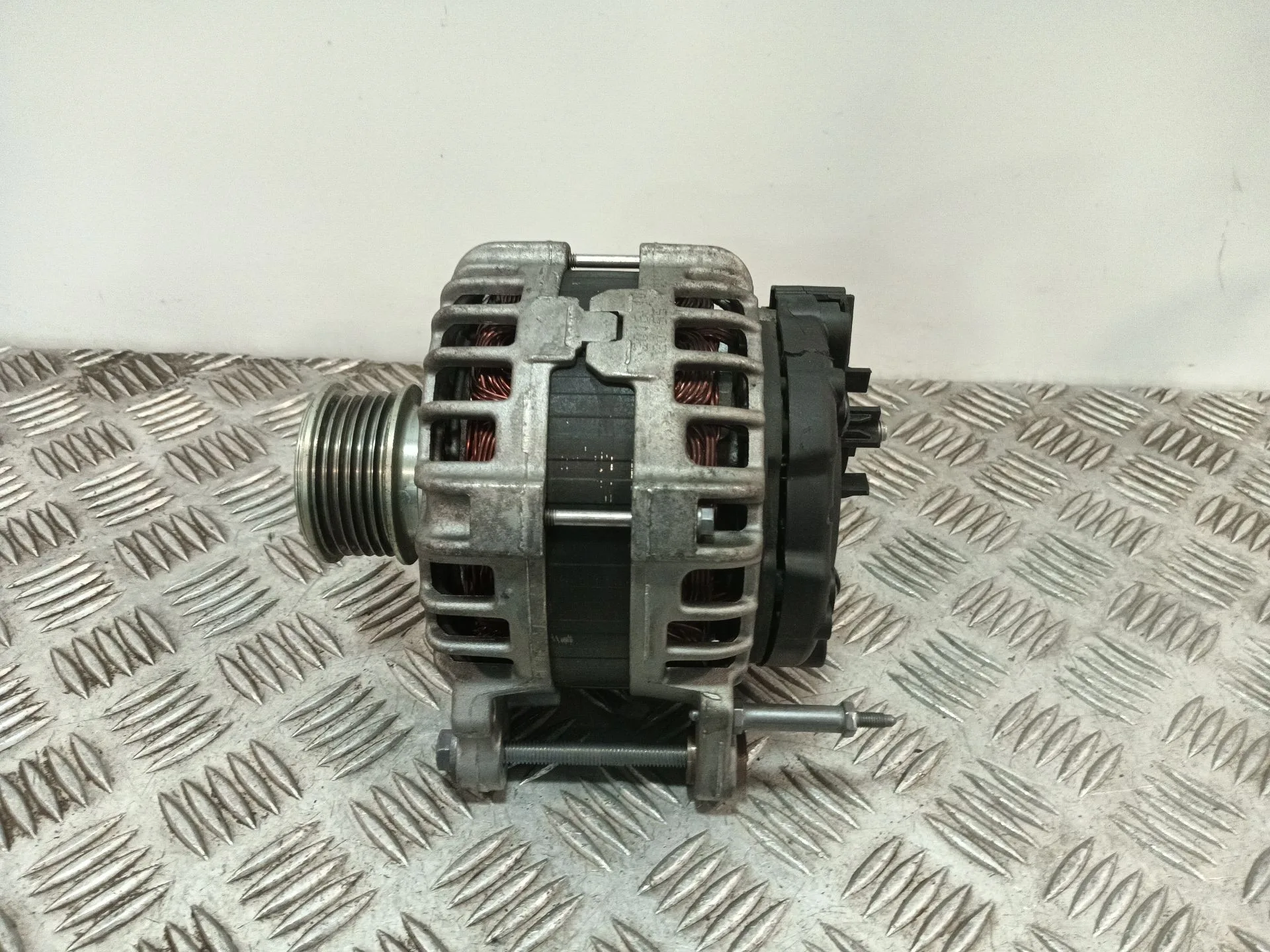 Alternador para Seat Ibiza Iv (6J5, 6P1)