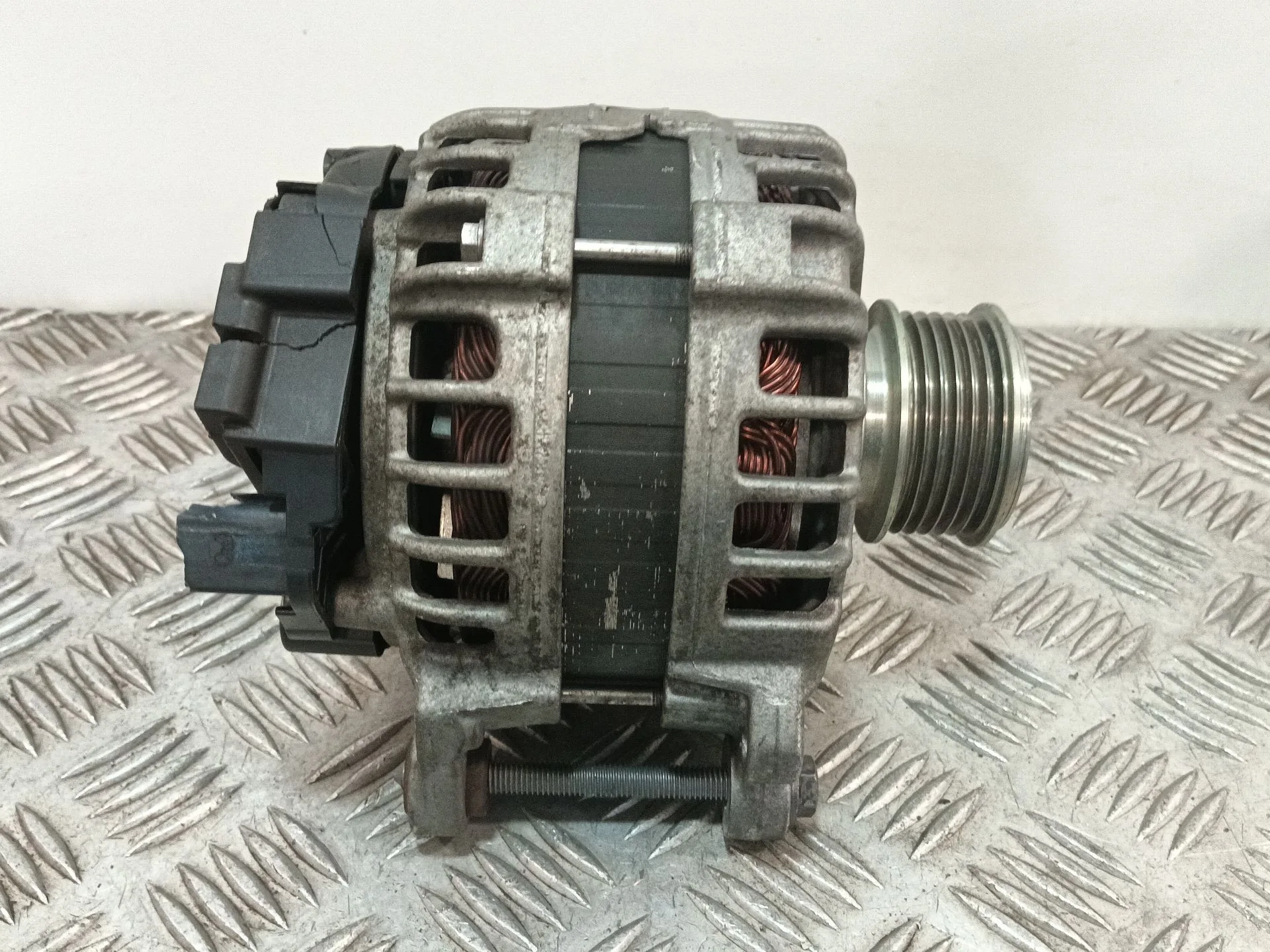 Alternador para Seat Ibiza Iv (6J5, 6P1)