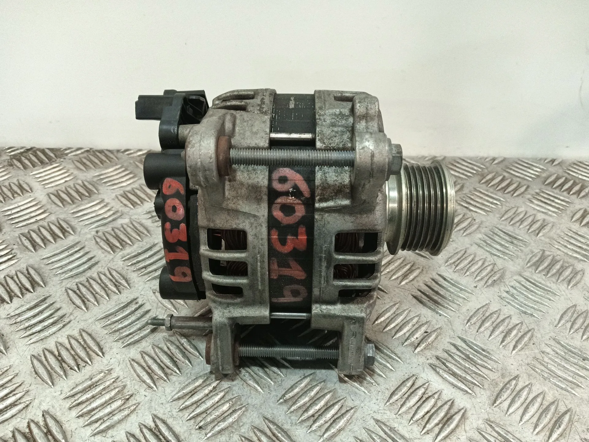 Alternador para Seat Ibiza Iv (6J5, 6P1)