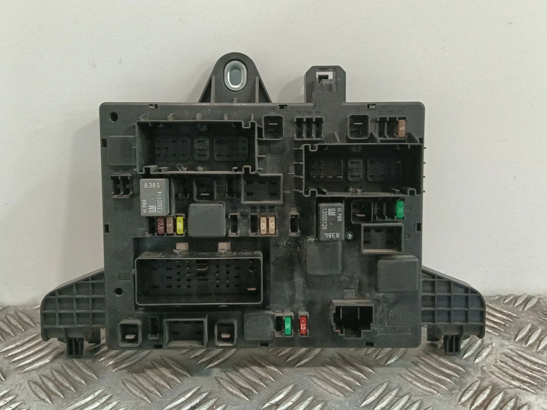 Caja Reles / Fusibles para Opel Astra J Lim.