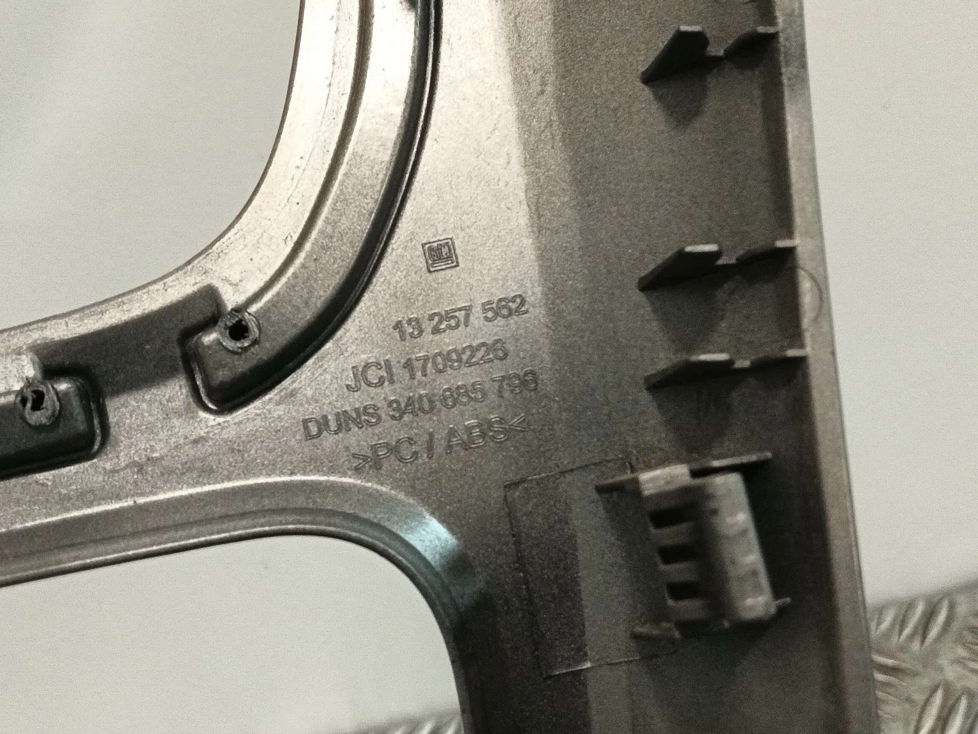 Moldura para Opel Astra J Lim.
