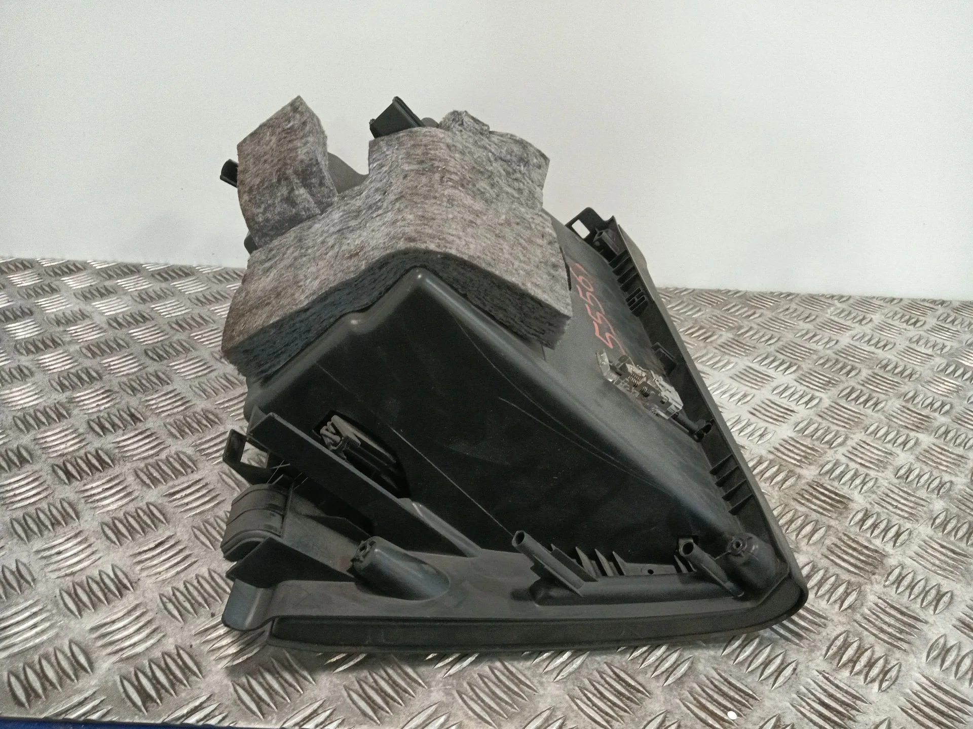 Guantera para Opel Astra J Lim.
