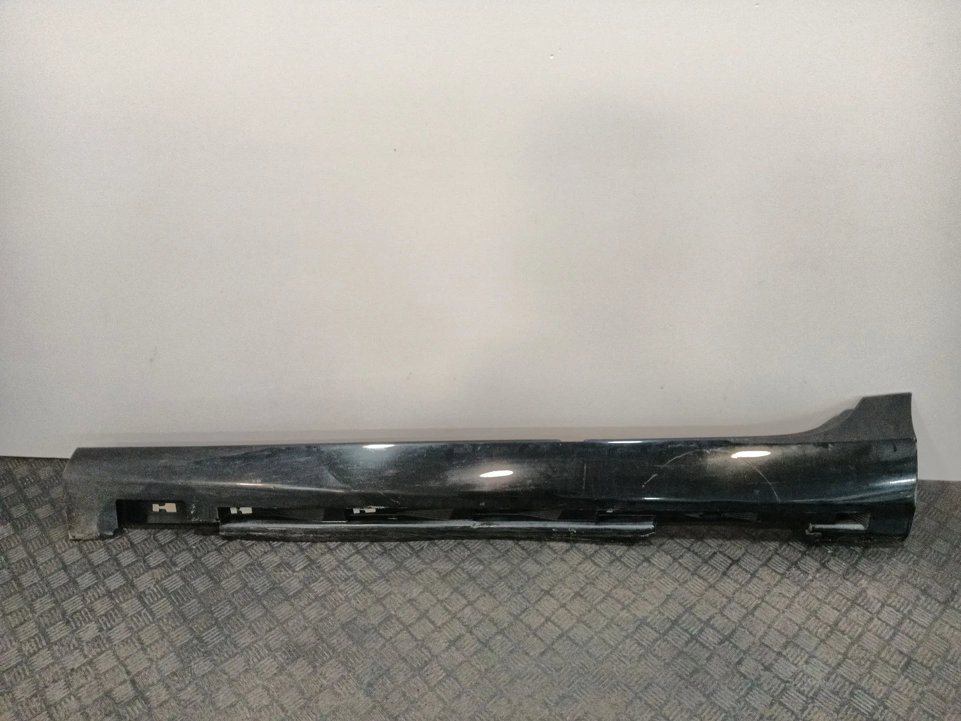Faldon Lateral para Volvo V40 Hatchback (525)