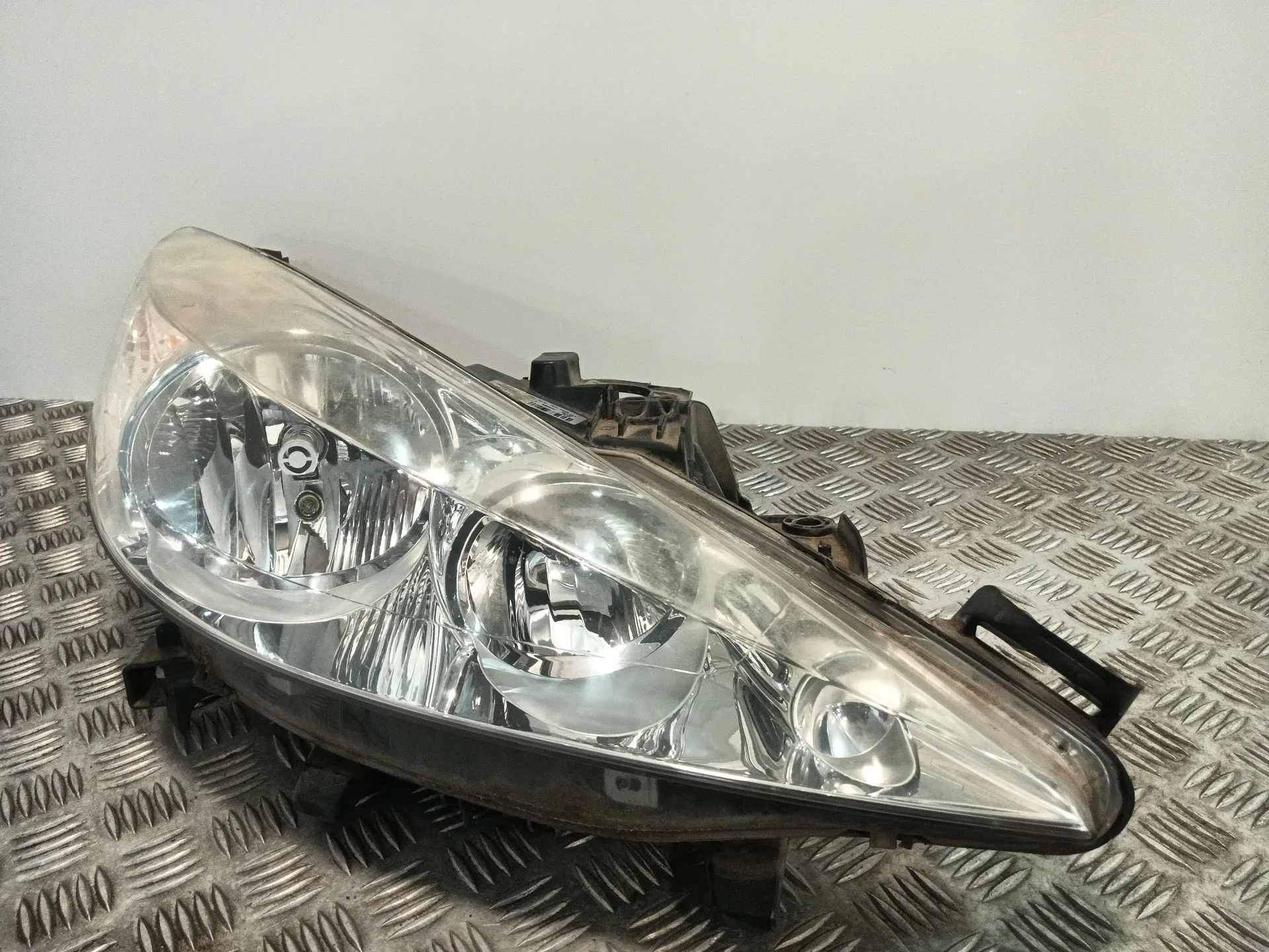 Faro Derecho para Peugeot 207/207+ (Wa_, Wc_)