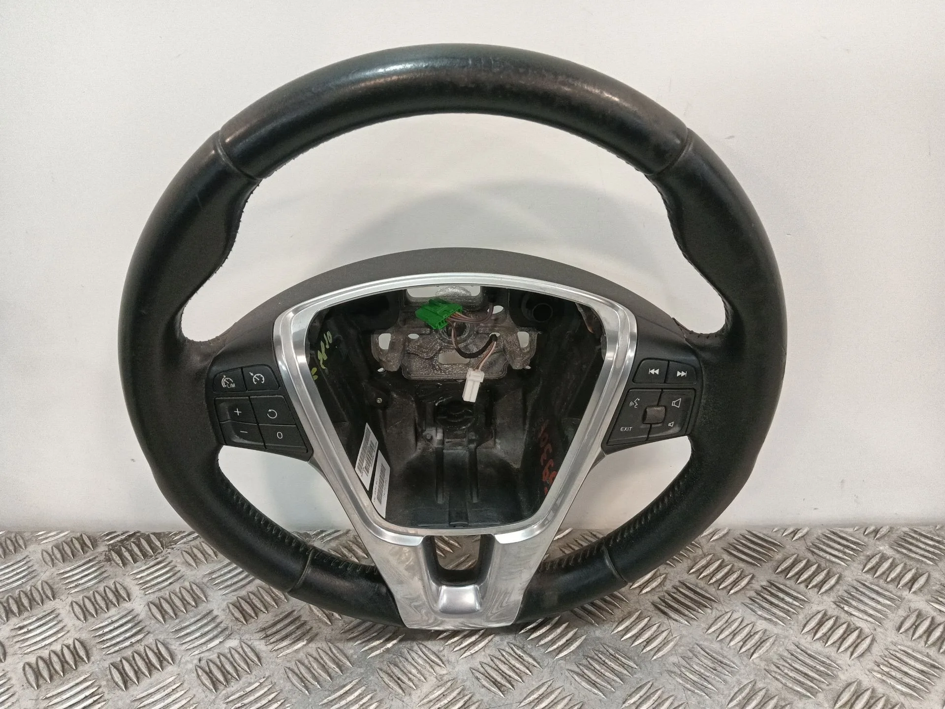 Volante para Volvo V40 Hatchback (525)