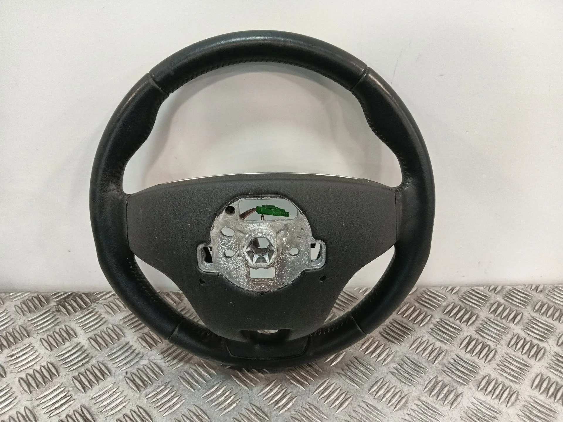 Volante para Volvo V40 Hatchback (525)