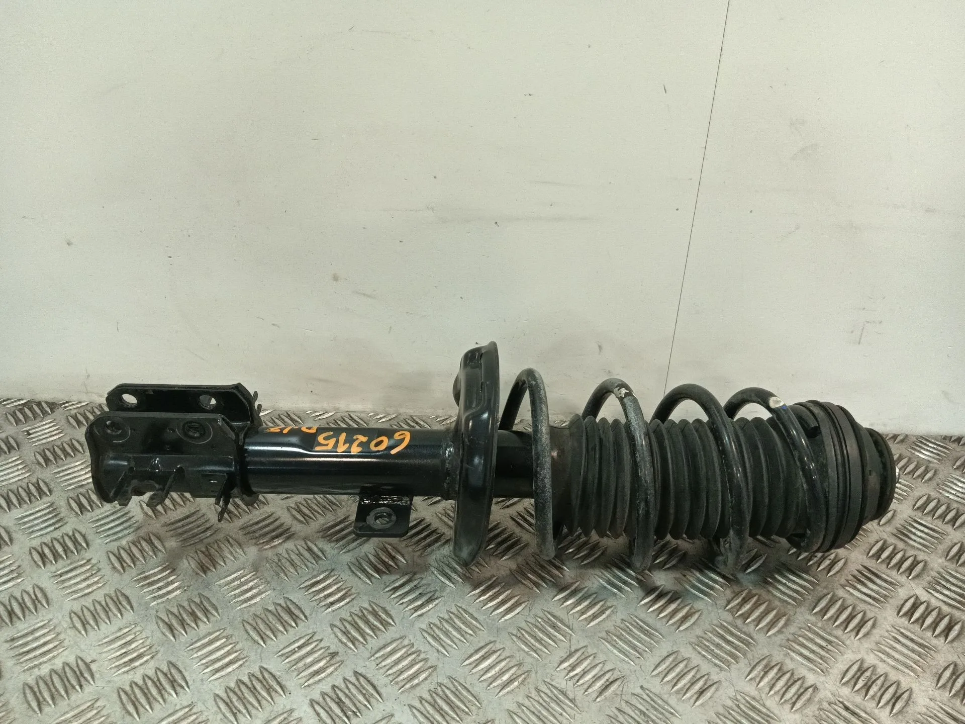 Amortiguador Delantero Izquierdo para Opel Corsa D (S07)