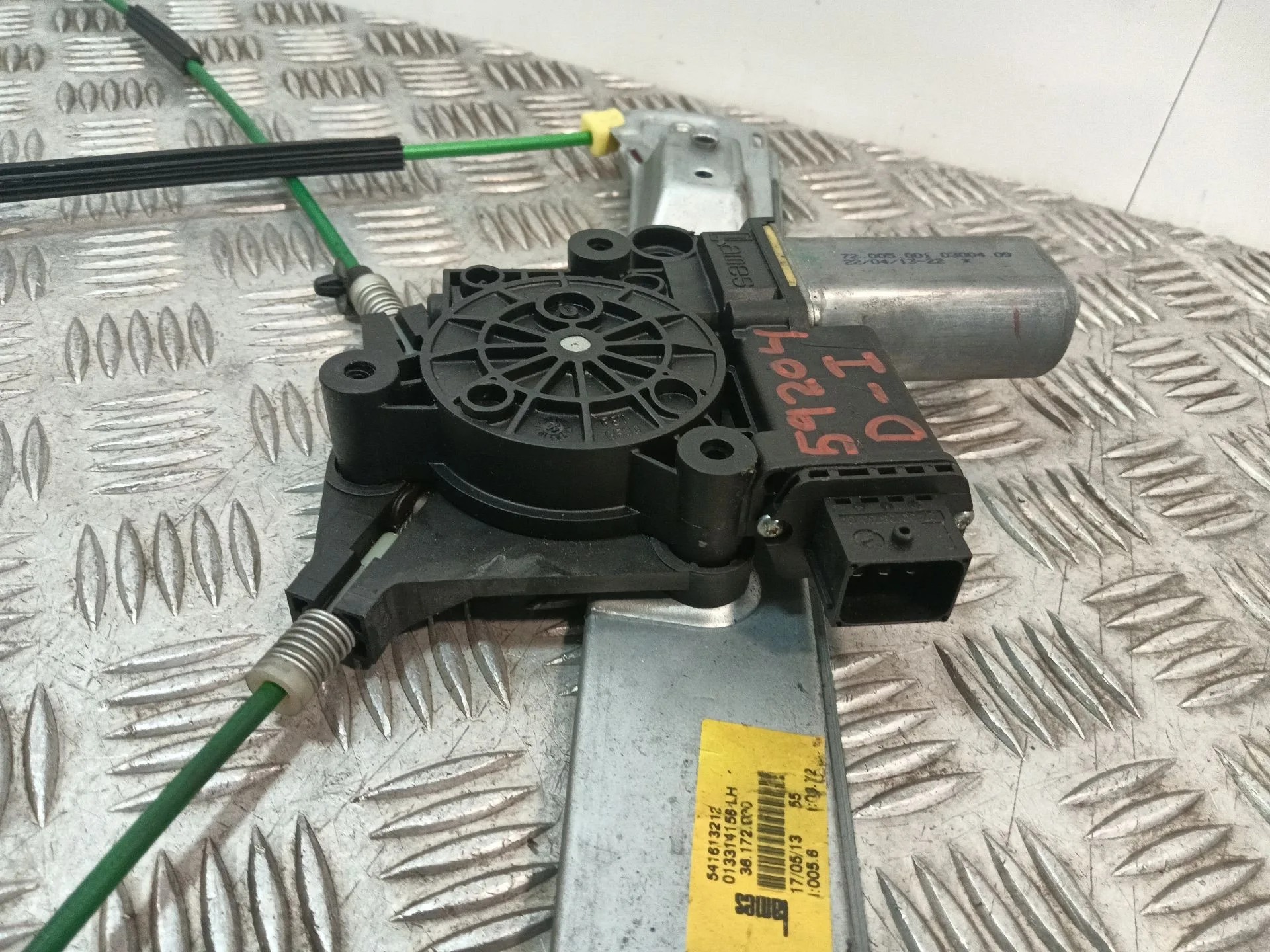 Elevalunas Delantero Izquierdo para Opel Corsa D (S07)