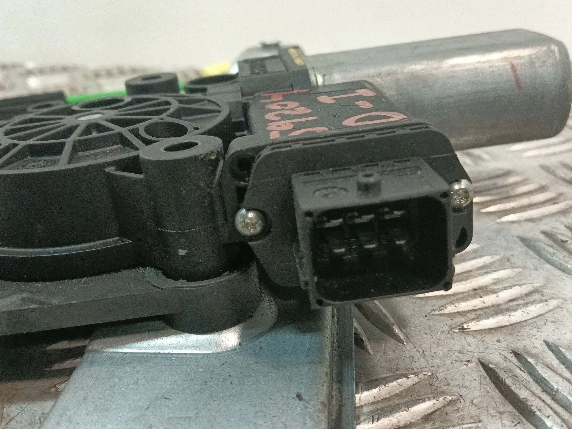 Elevalunas Delantero Izquierdo para Opel Corsa D (S07)