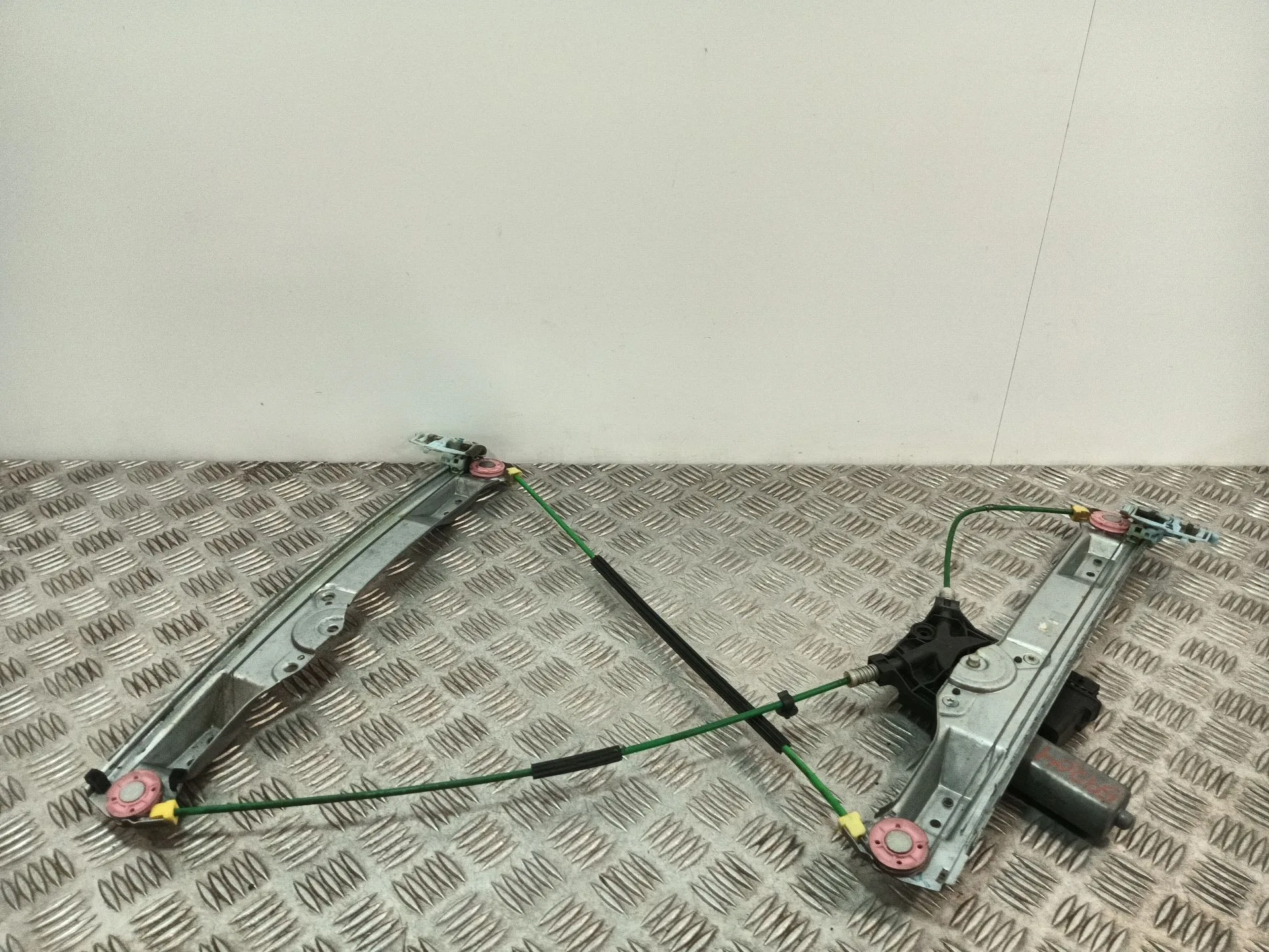 Elevalunas Delantero Izquierdo para Opel Corsa D (S07)