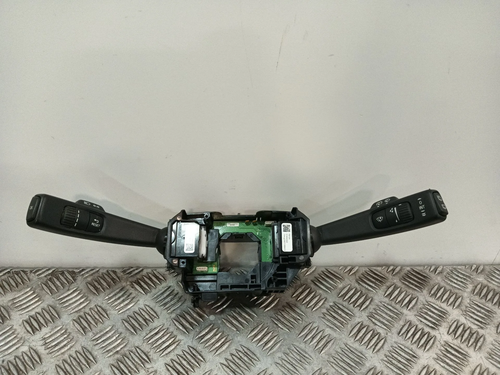 Mando Multifuncion para Volvo V40 Hatchback (525)