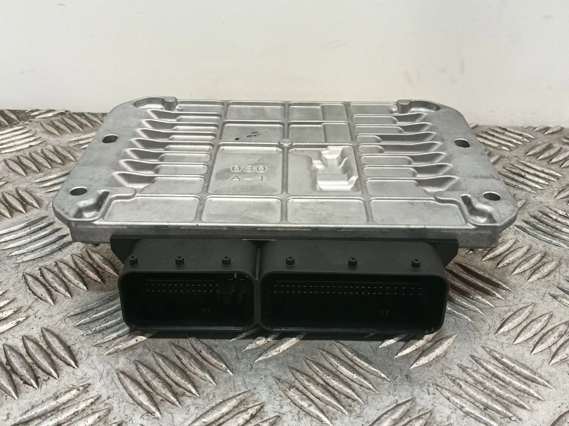 Centralita Motor Uce para Mazda 3 Lim. (Bl)