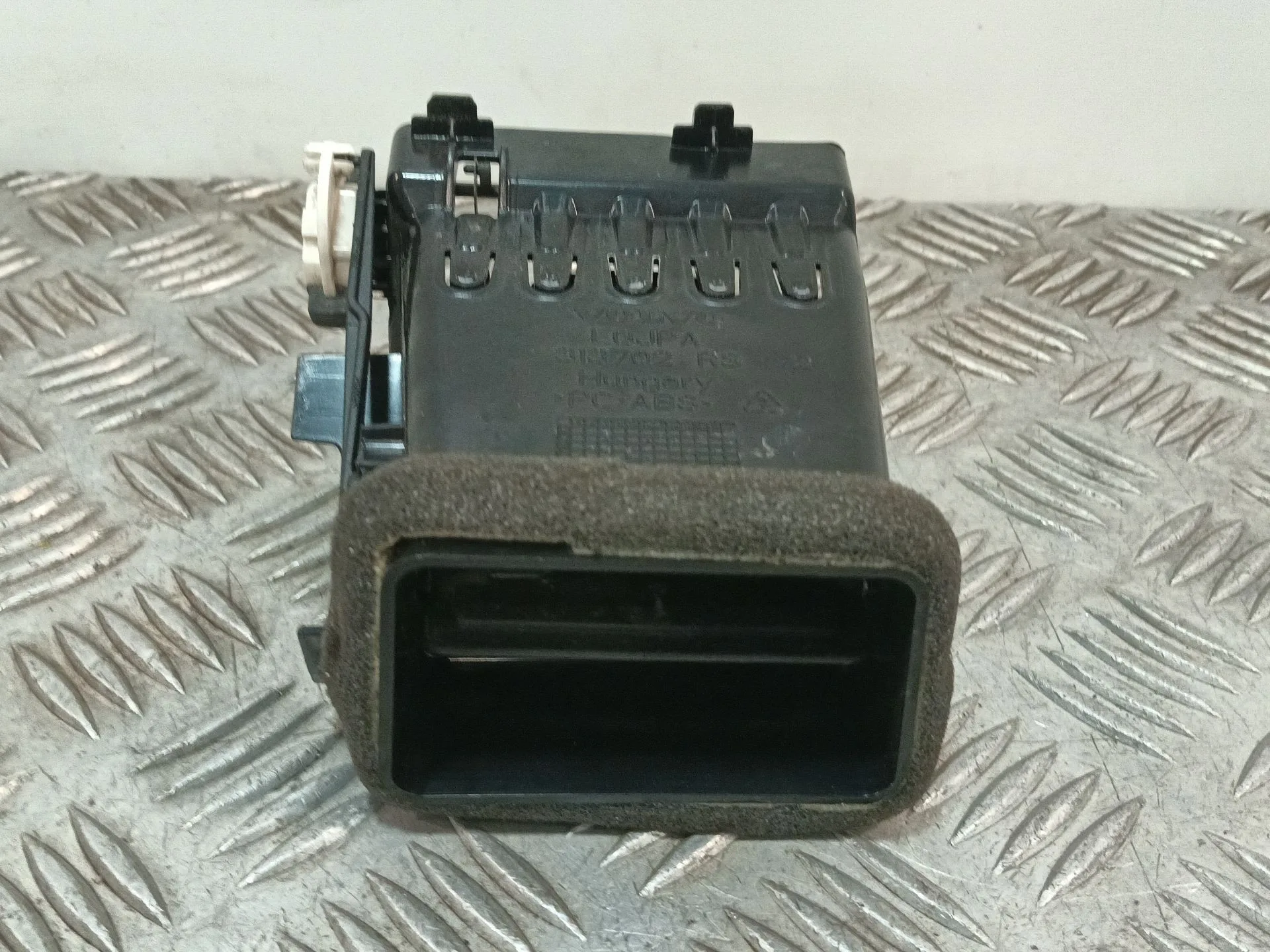 Rejilla Aireadora para Volvo V40 Hatchback (525)