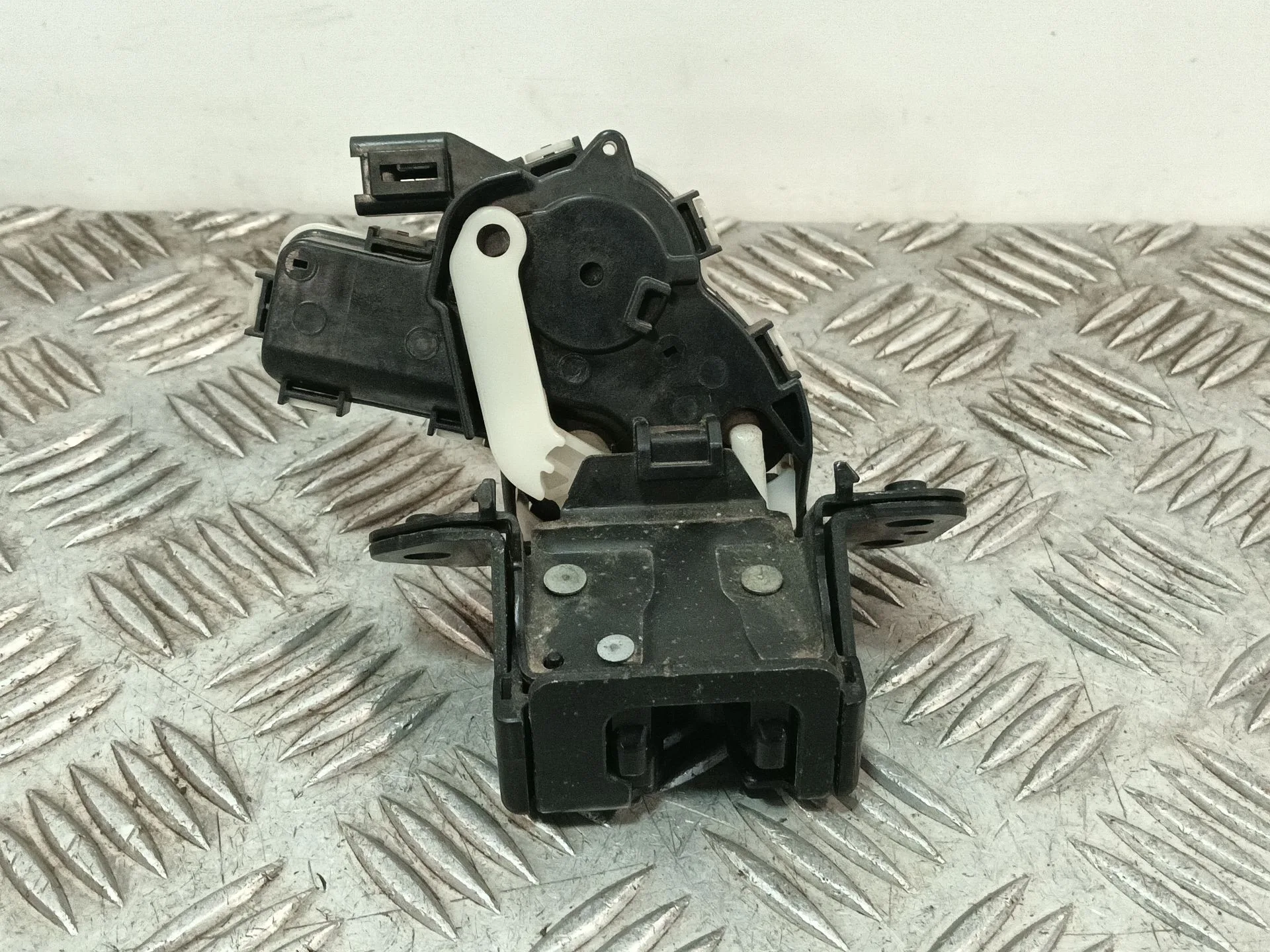 Cerradura Maletero / Porton para Mazda 3 Lim. (Bl)