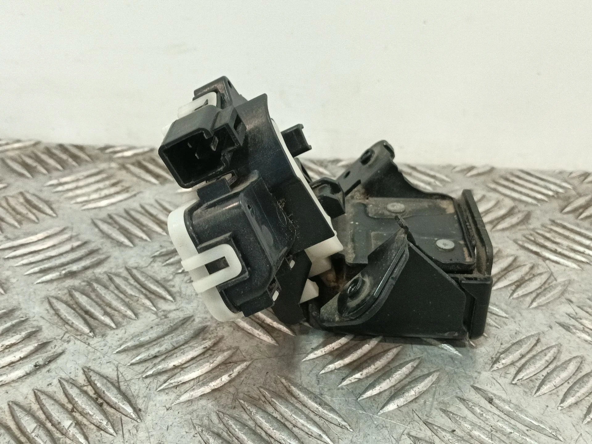 Cerradura Maletero / Porton para Mazda 3 Lim. (Bl)