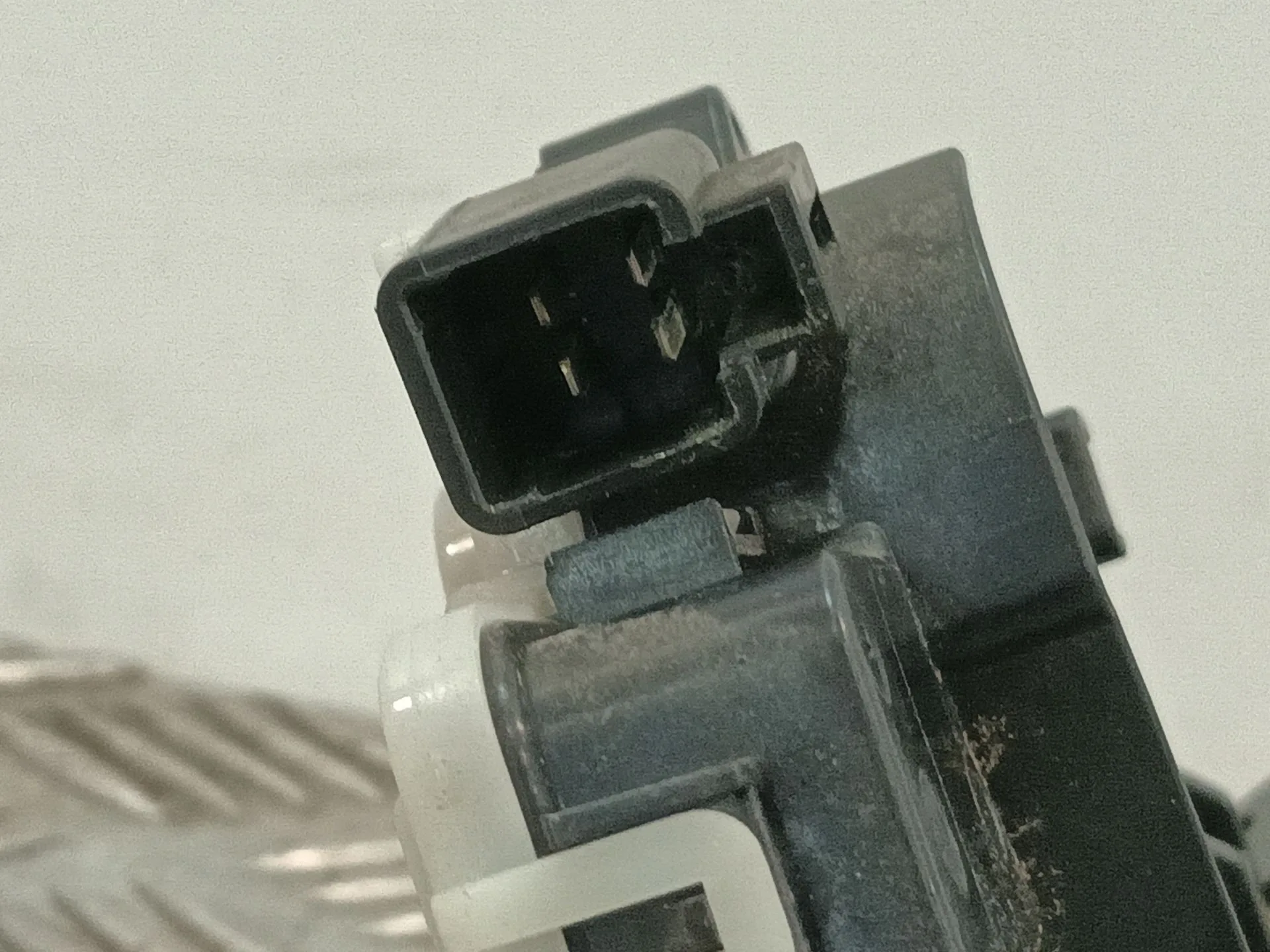 Cerradura Maletero / Porton para Mazda 3 Lim. (Bl)