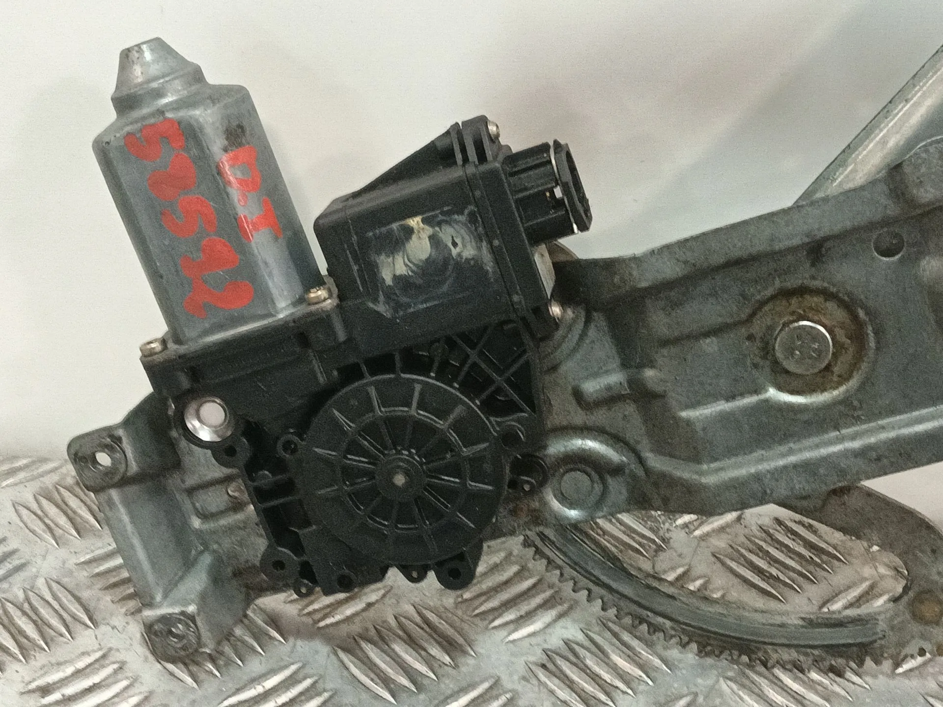 Elevalunas Delantero Izquierdo para Opel Corsa B