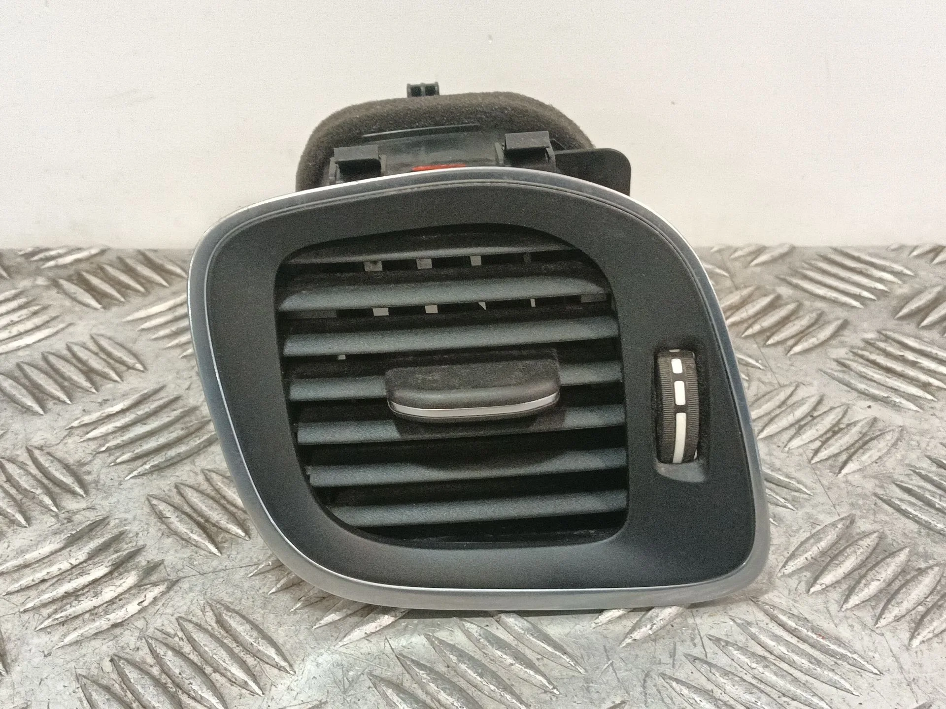 Rejilla Aireadora para Volvo V40 Hatchback (525)